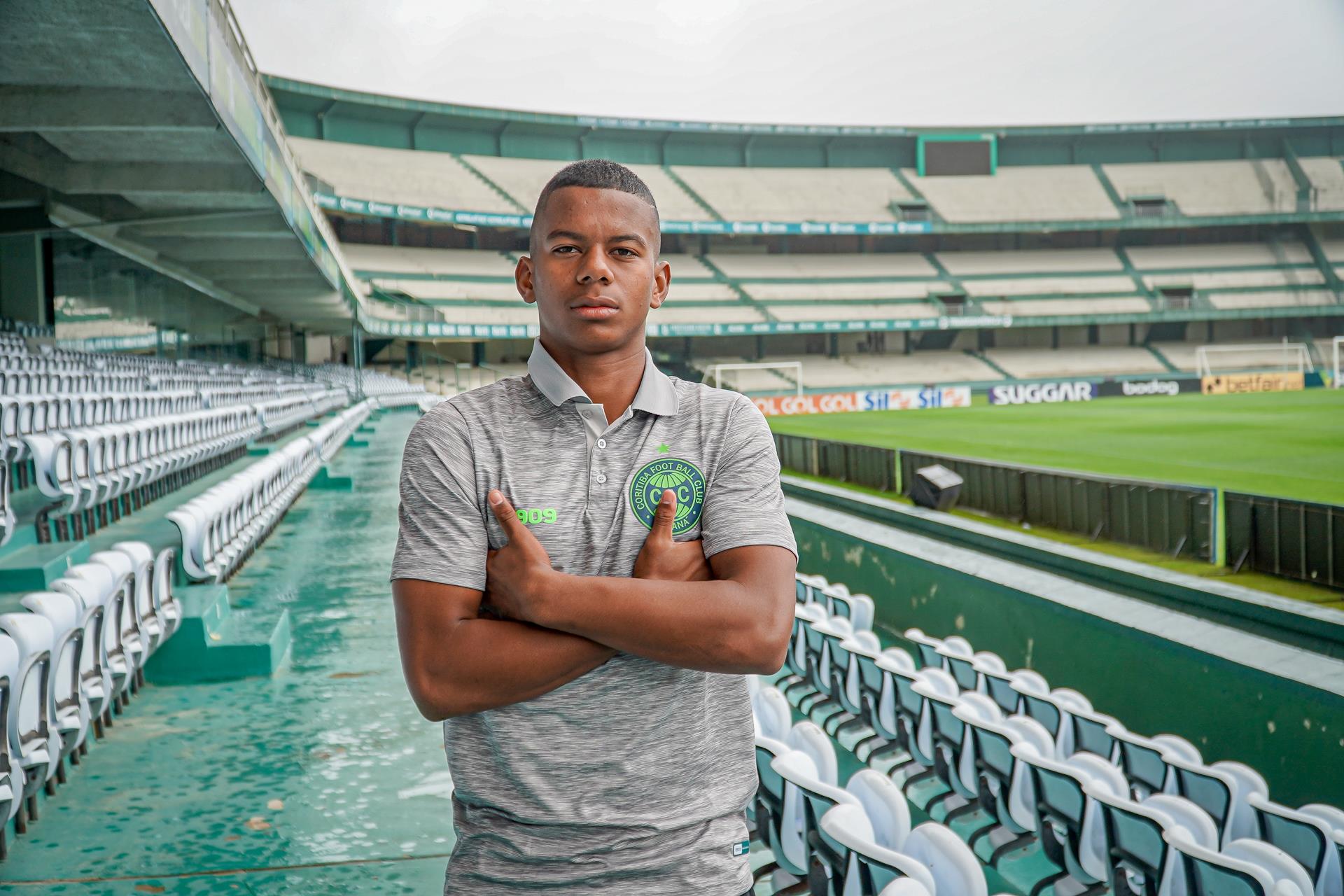 Perfil Pi� do Couto - Diogo Batista 