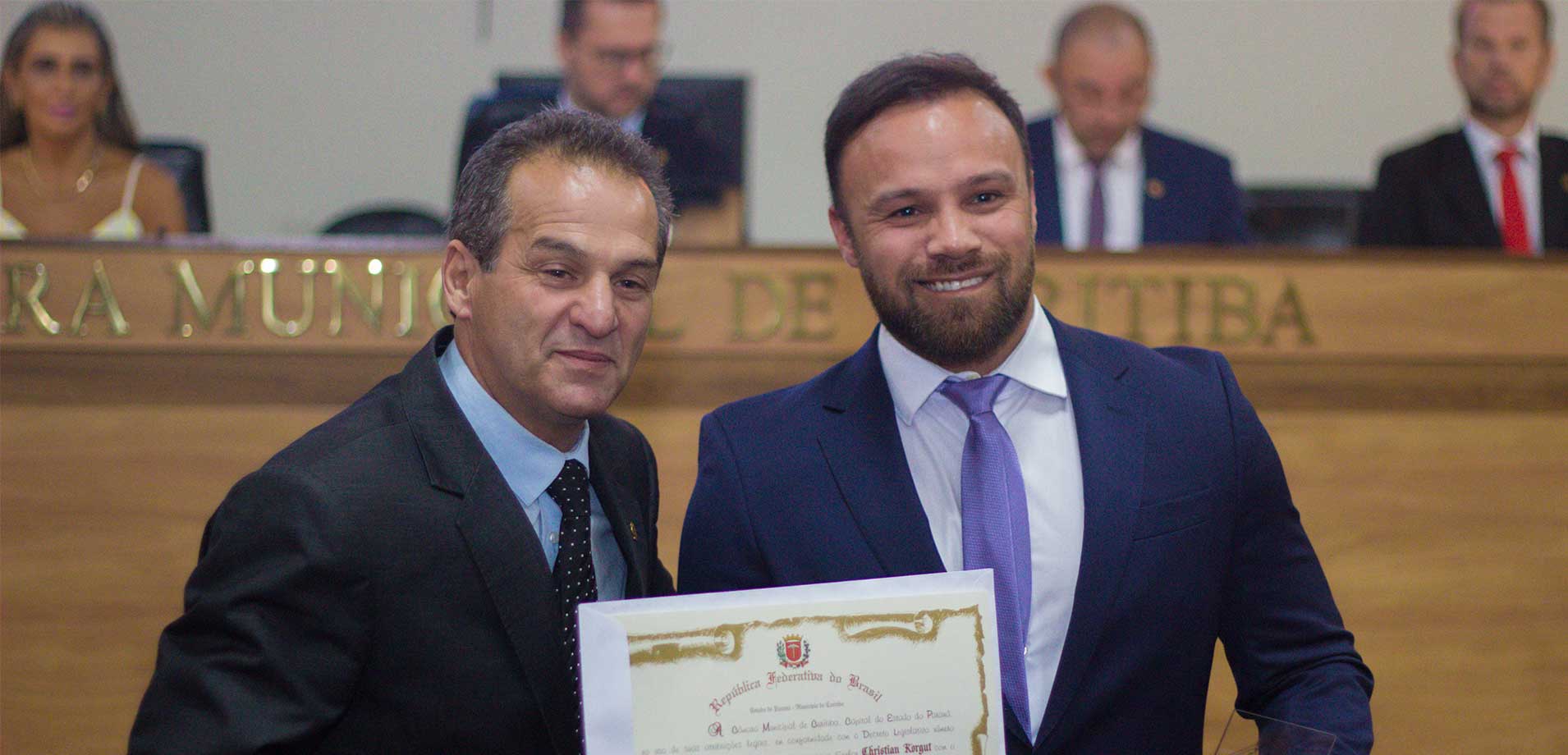 Coordenador das Escolas de Futebol do Coritiba recebe pr�mio