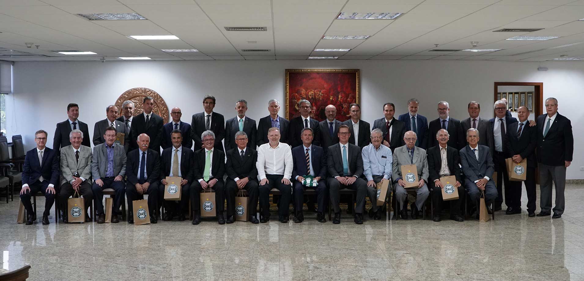 Coritiba visita o Tribunal de Justi�a do PR 