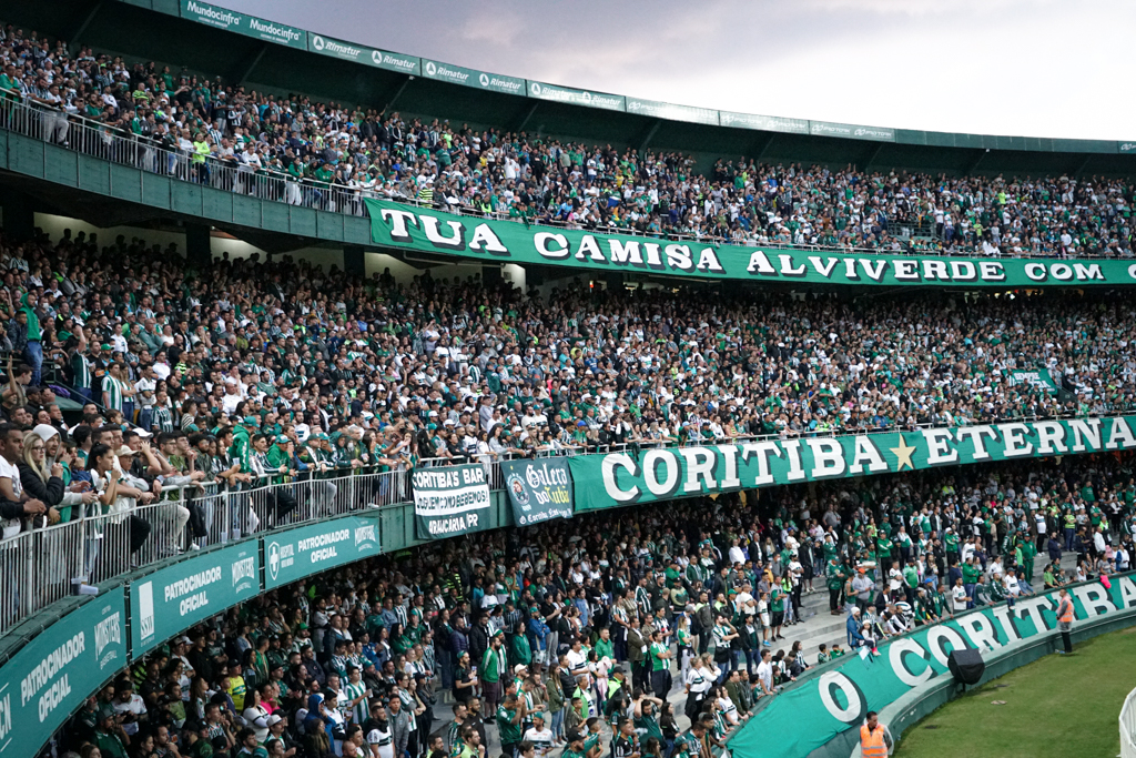 Coritiba convoca torcida e faz promo��o para jogos no Couto Pereira