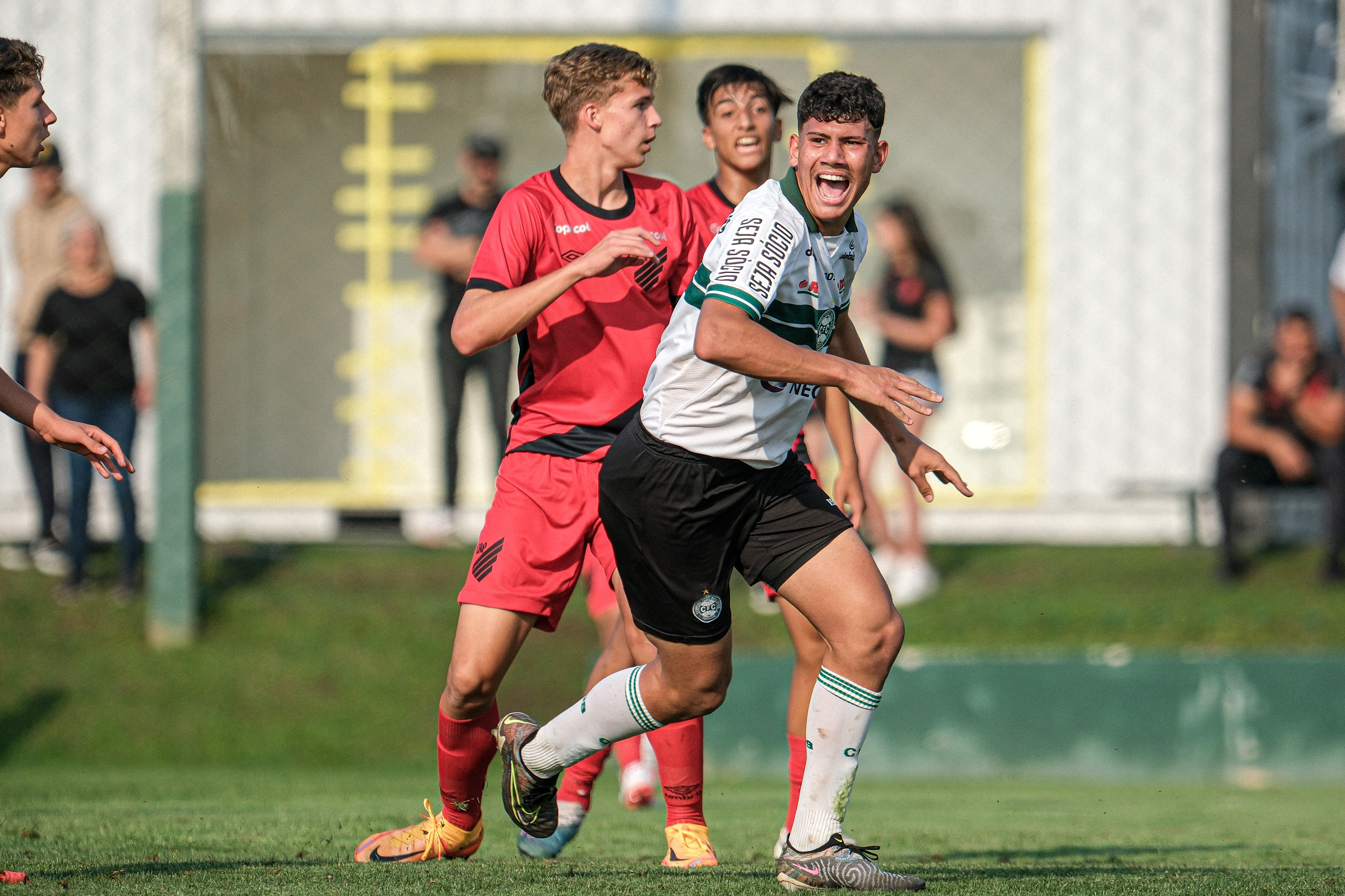 Sub-15 est� na final do Campeonato Paranaense