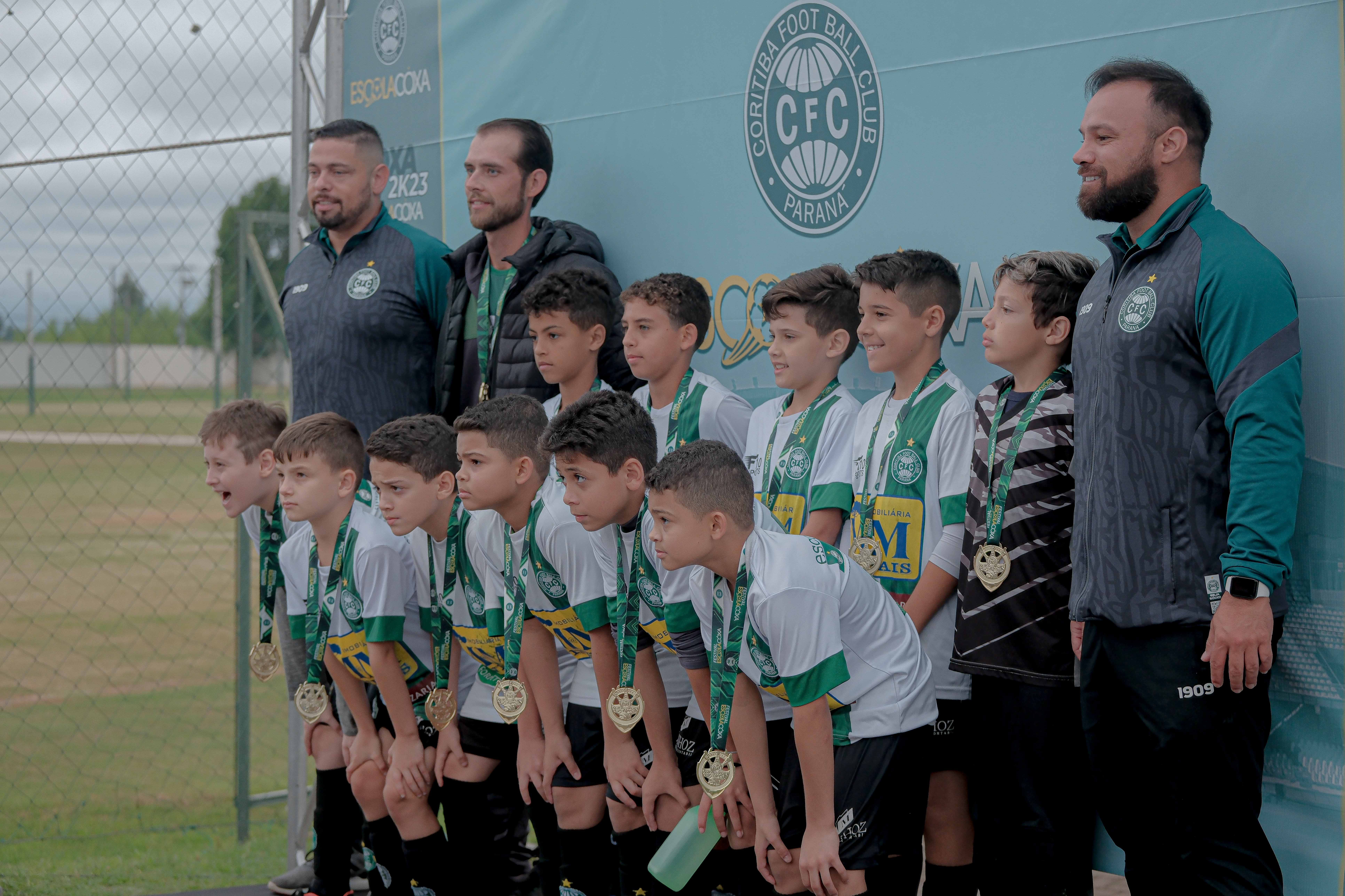 CT Bayard Osna recebeu a Coxa Cup, competi��o das Escolas Coxa