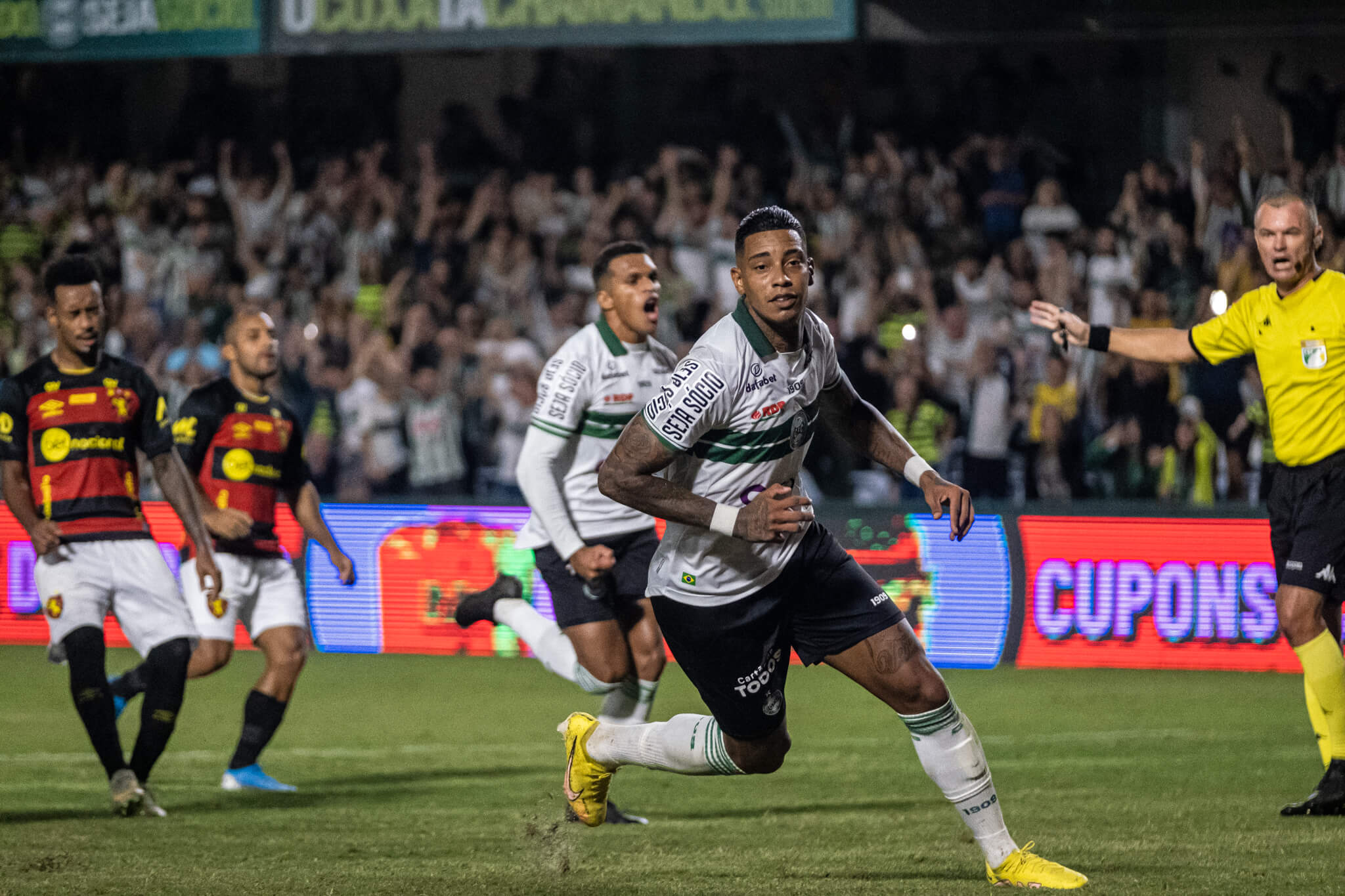Empate no primeiro confronto