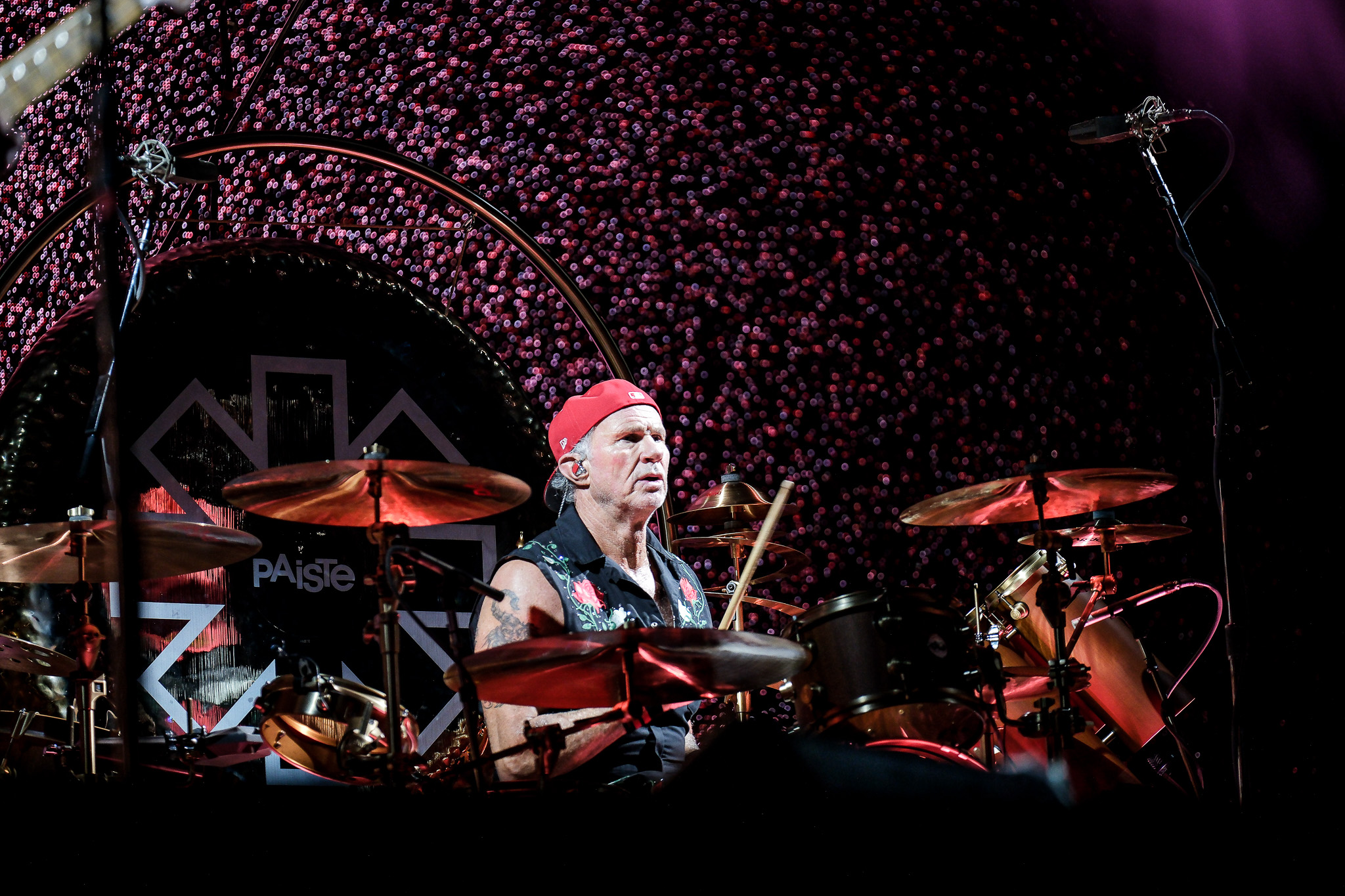 Red Hot Chili Peppers embala multid�o no Alto da Gl�ria