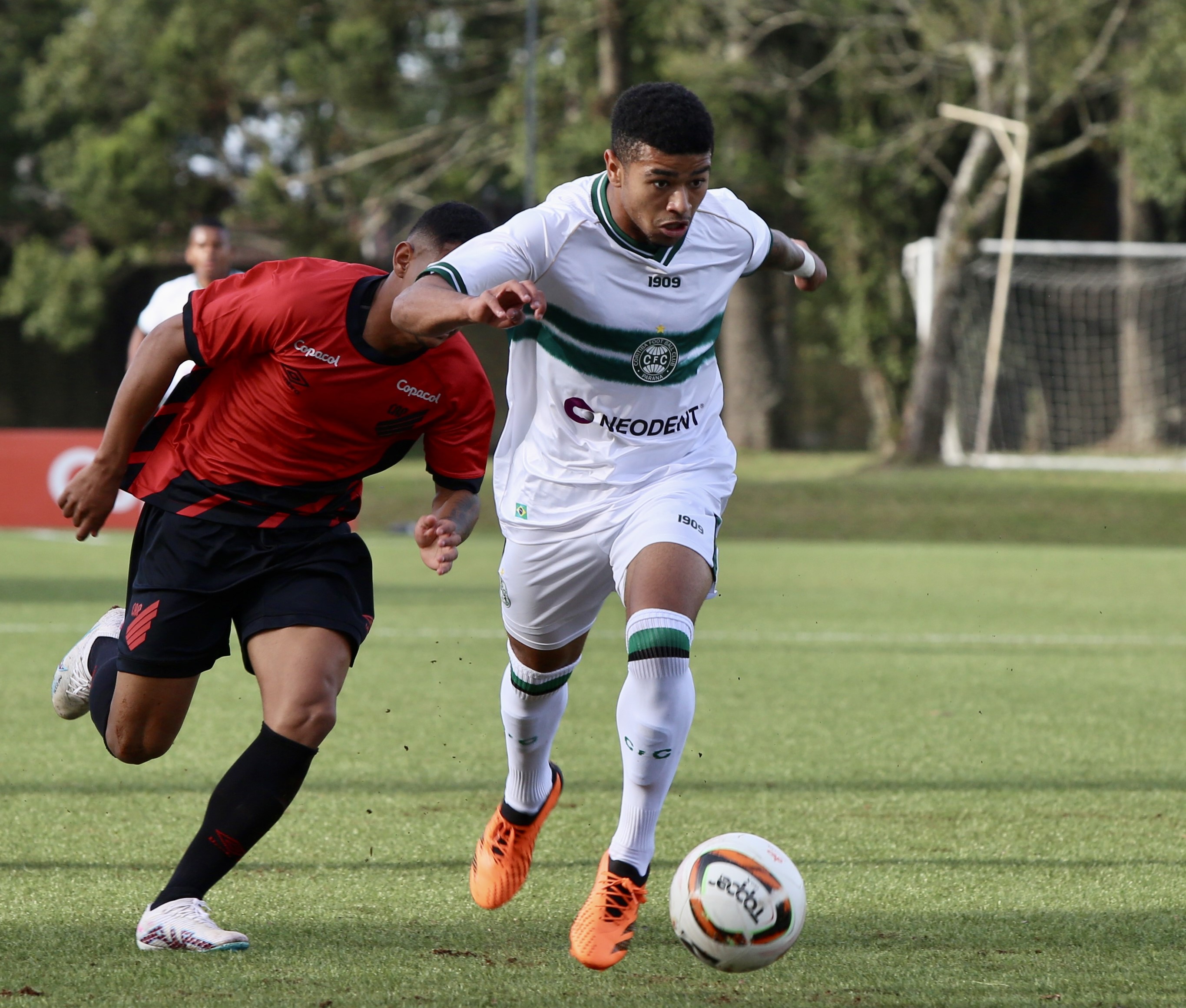Coritiba vence o cl�ssico pelo sub-20