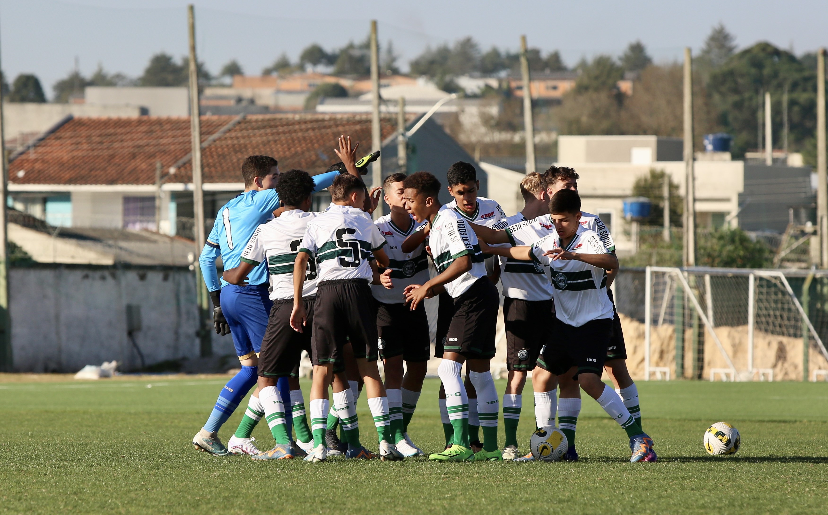 Coritiba participa do Campeonato Paranaense sub-14 e sub-16