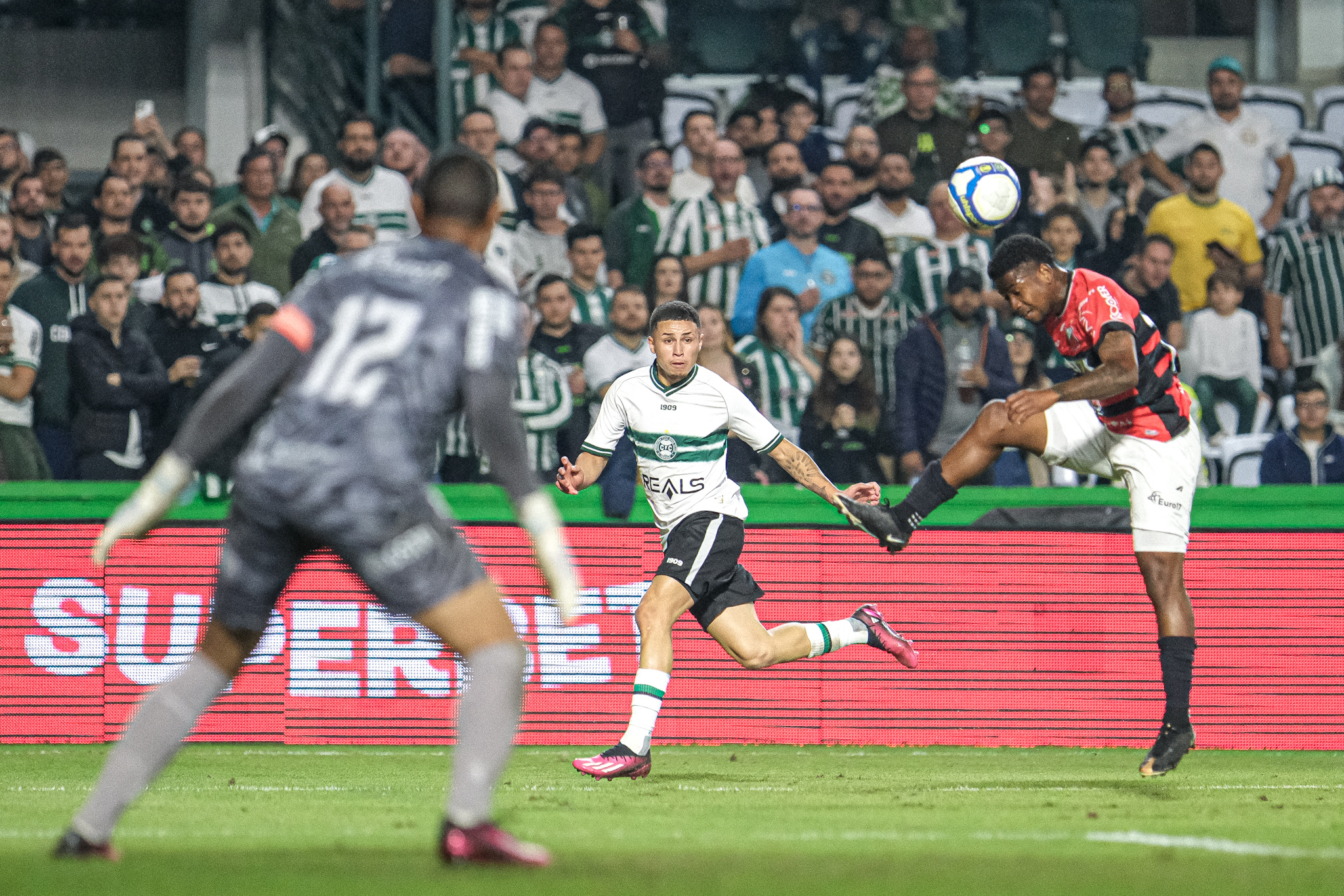 A estreia de Felipe Guimar�es