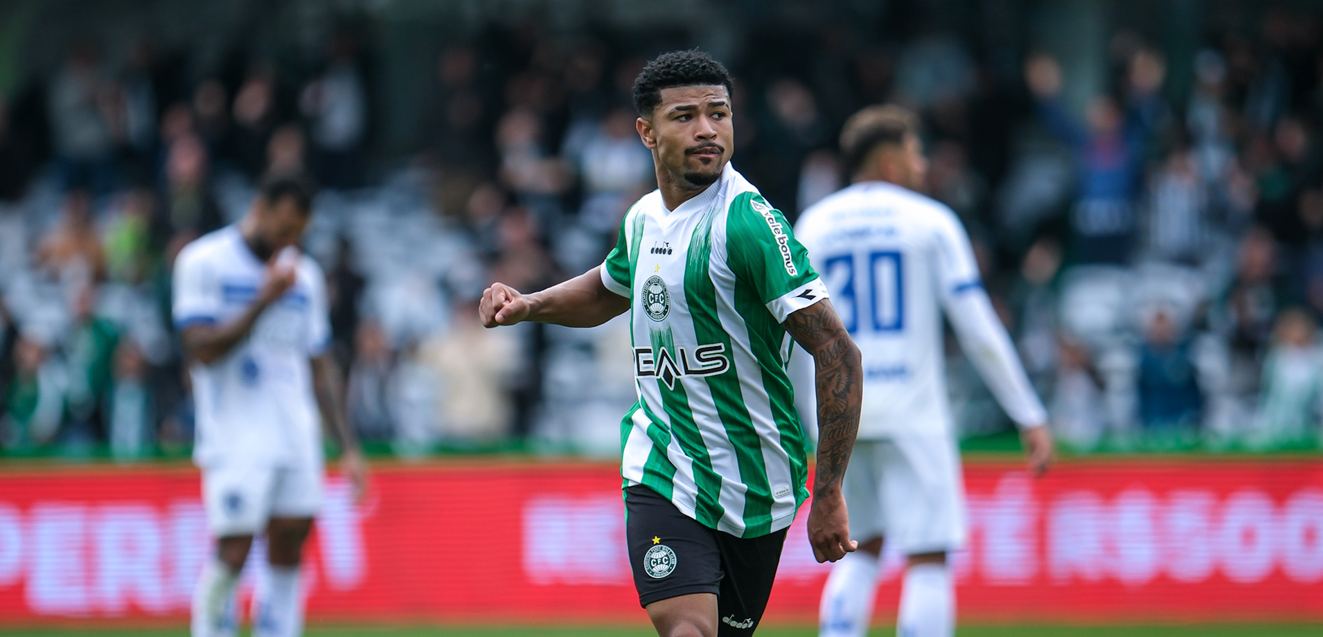 Empate no Couto Pereira