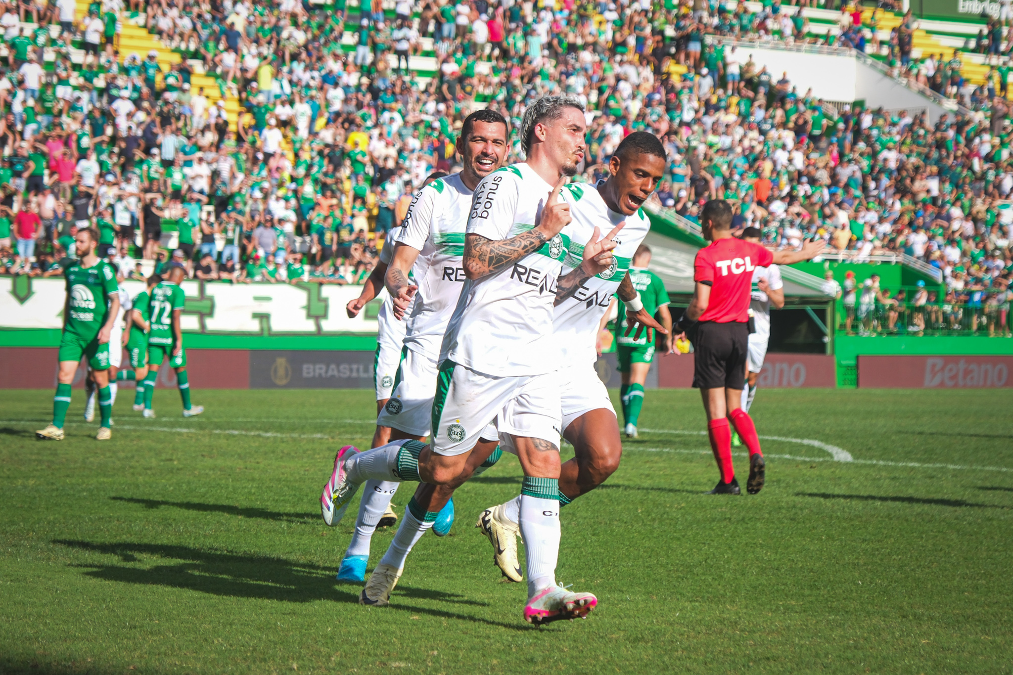 Na pen�ltima rodada, Coritiba volta de Chapec� sem pontuar na tabela