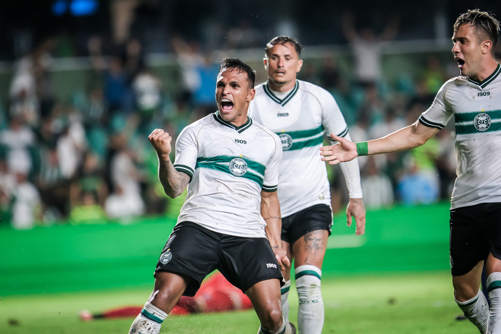 Vit�ria na estreia!