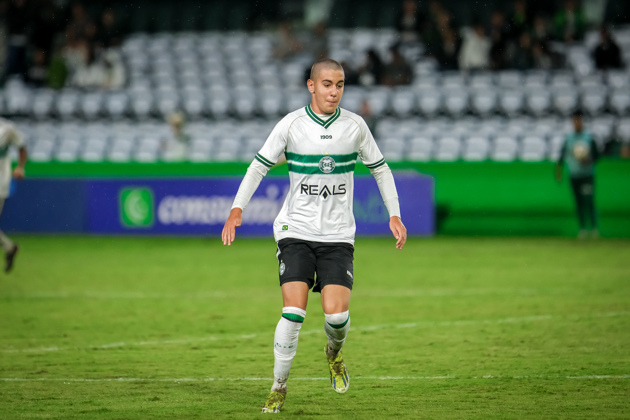 Matheus Dias estreia pelo Coritiba