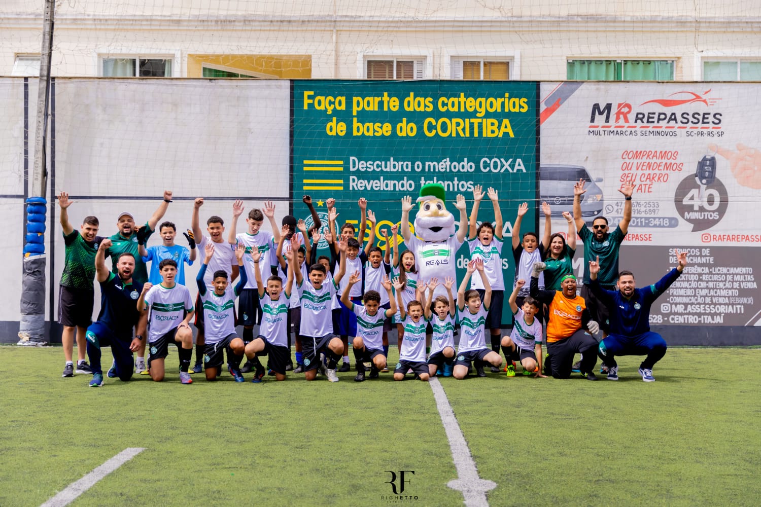 Nova unidade da Escola Coxa � inaugurada em Itaja�, Santa Catarina