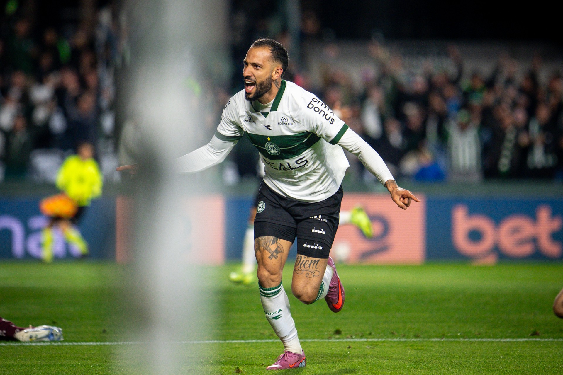 GOLEADA NO ALTO DA GL�RIA