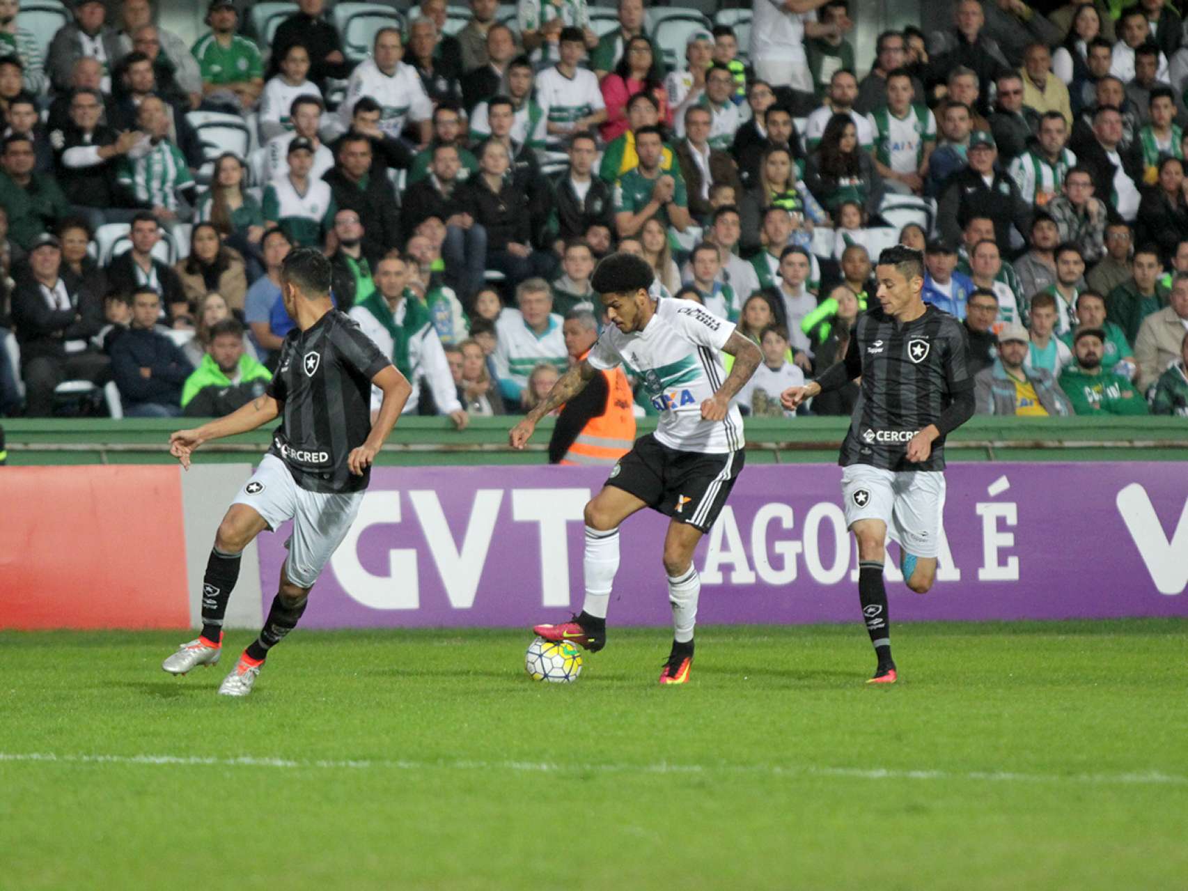 Coxa enfrenta o Botafogo pela 46� vez na hist�ria
