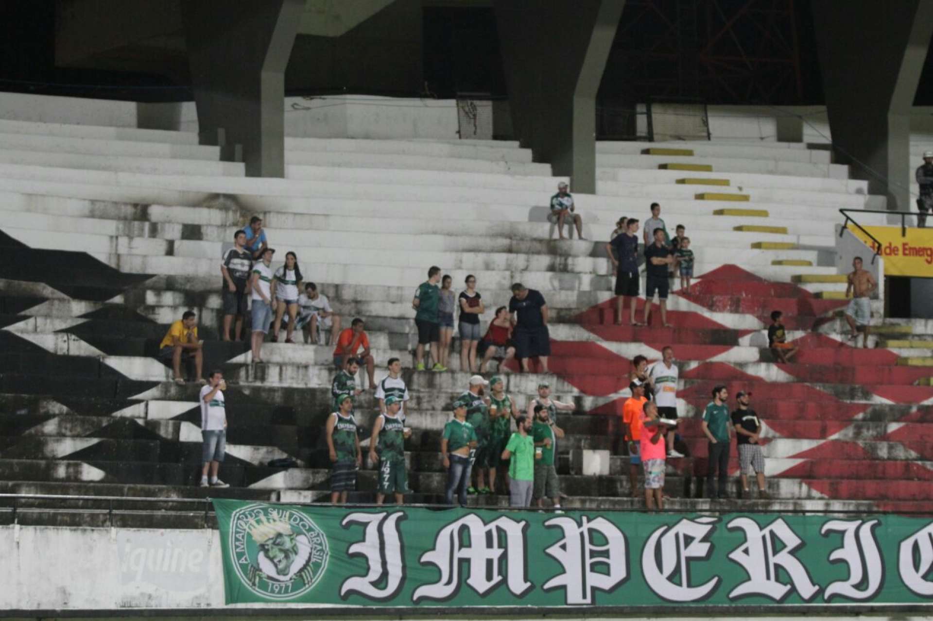 Torcida marca presen�a em Recife
