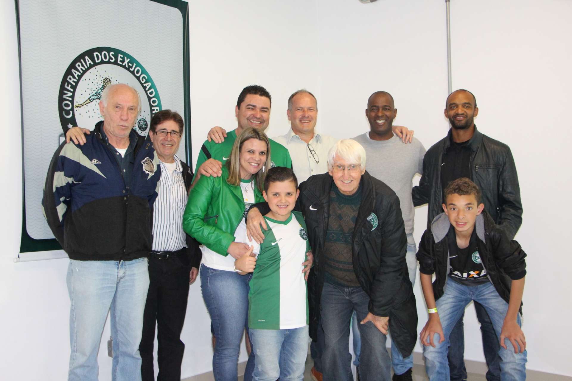 Jogo ao lado de �dolos