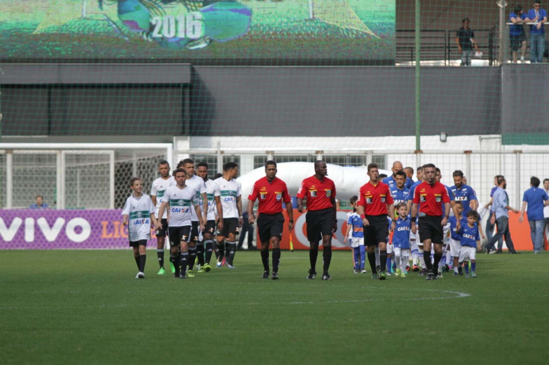 Atletas e comiss�o t�cnica comentam empate em BH