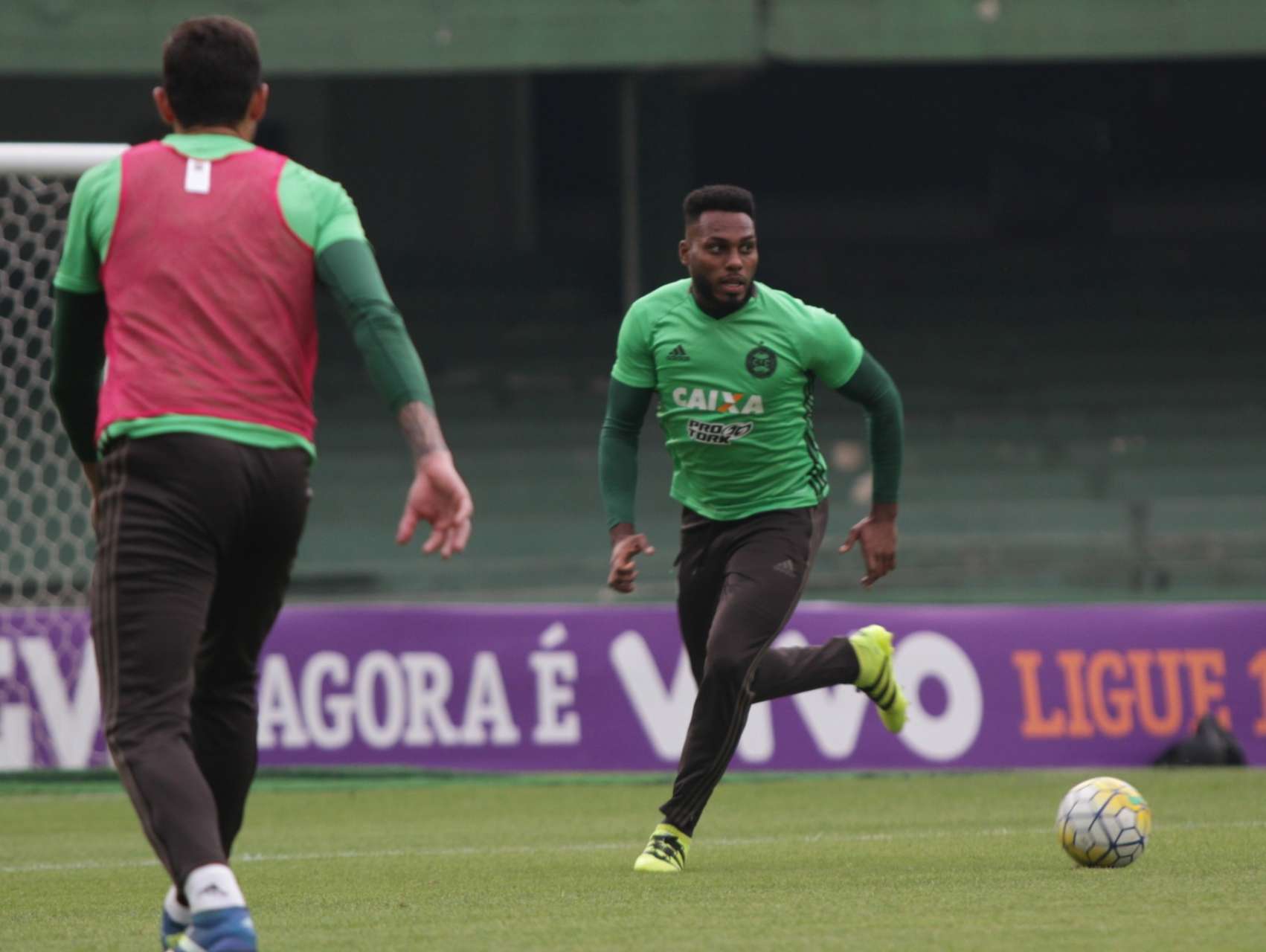 Luccas Claro e Raphael Veiga t�m les�es confirmadas
