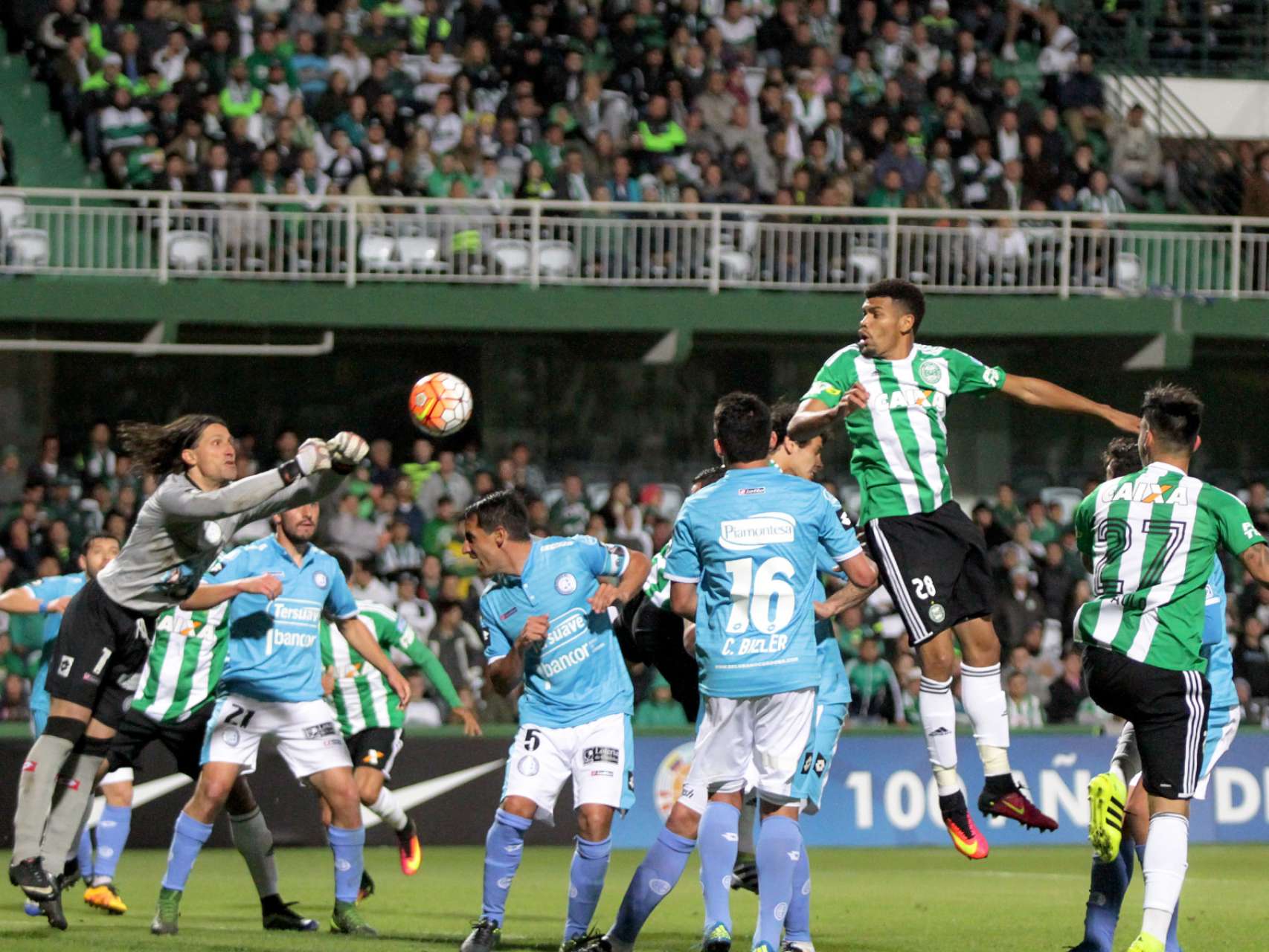 Coxa sofre rev�s do Belgrano
