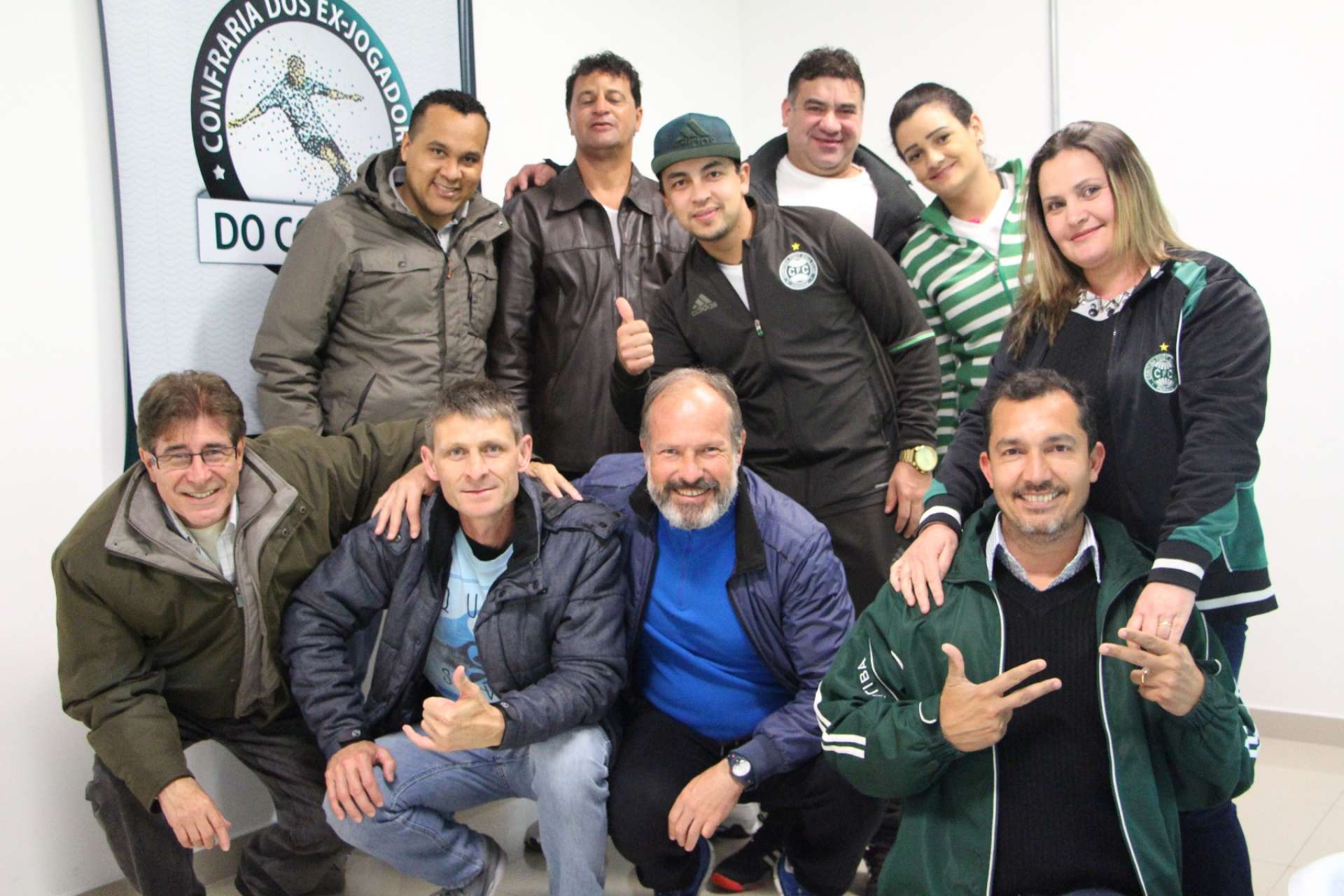 Jogo ao lado de �dolos