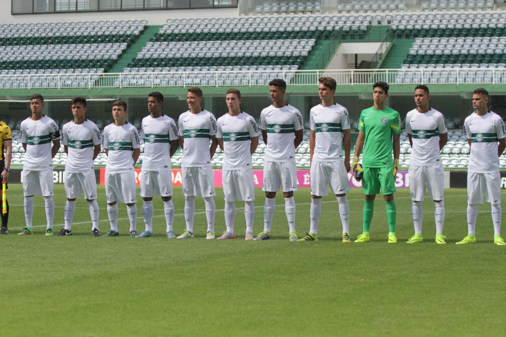 Paranaenses Sub-15 e Sub-17 t�m in�cio adiado