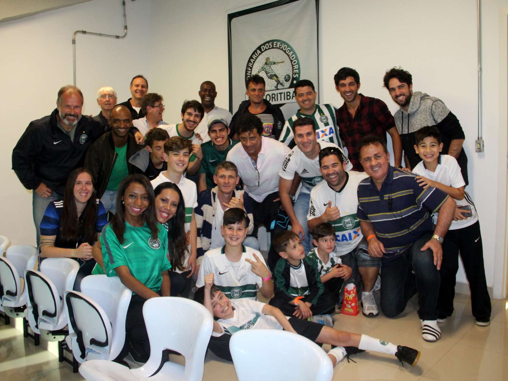 Jogo ao lado dos �dolos