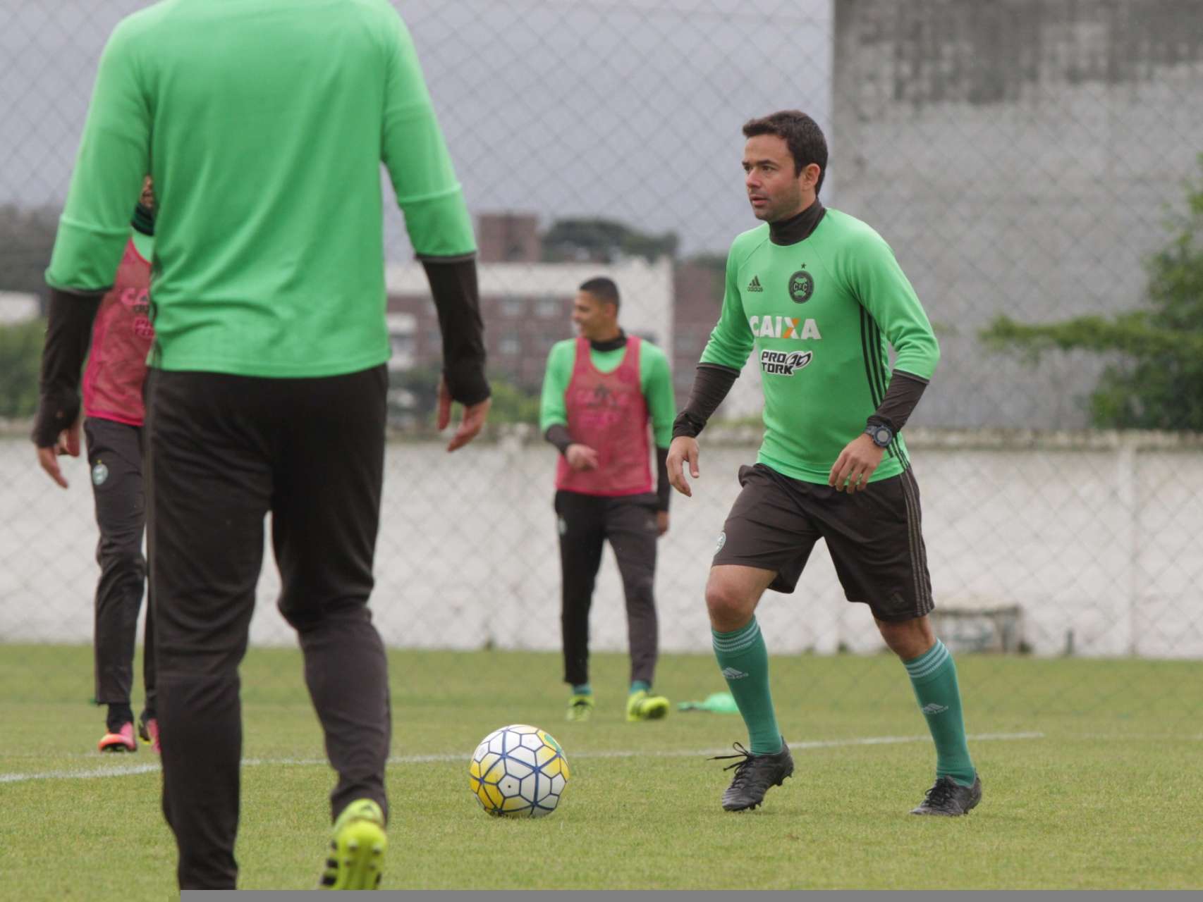 Coxa treina neste s�bado no CT