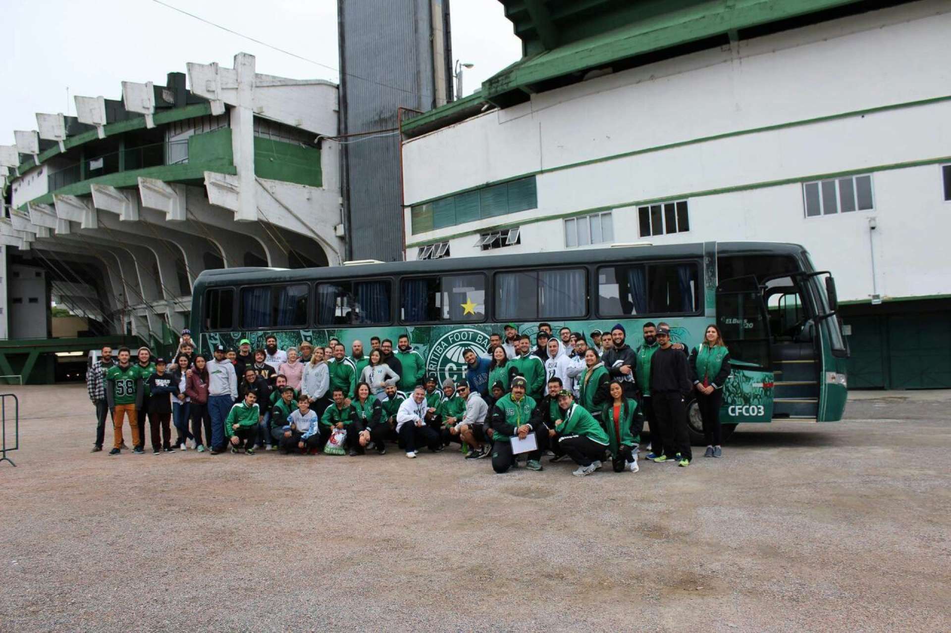 Croco viaja no �nibus coxa-branca