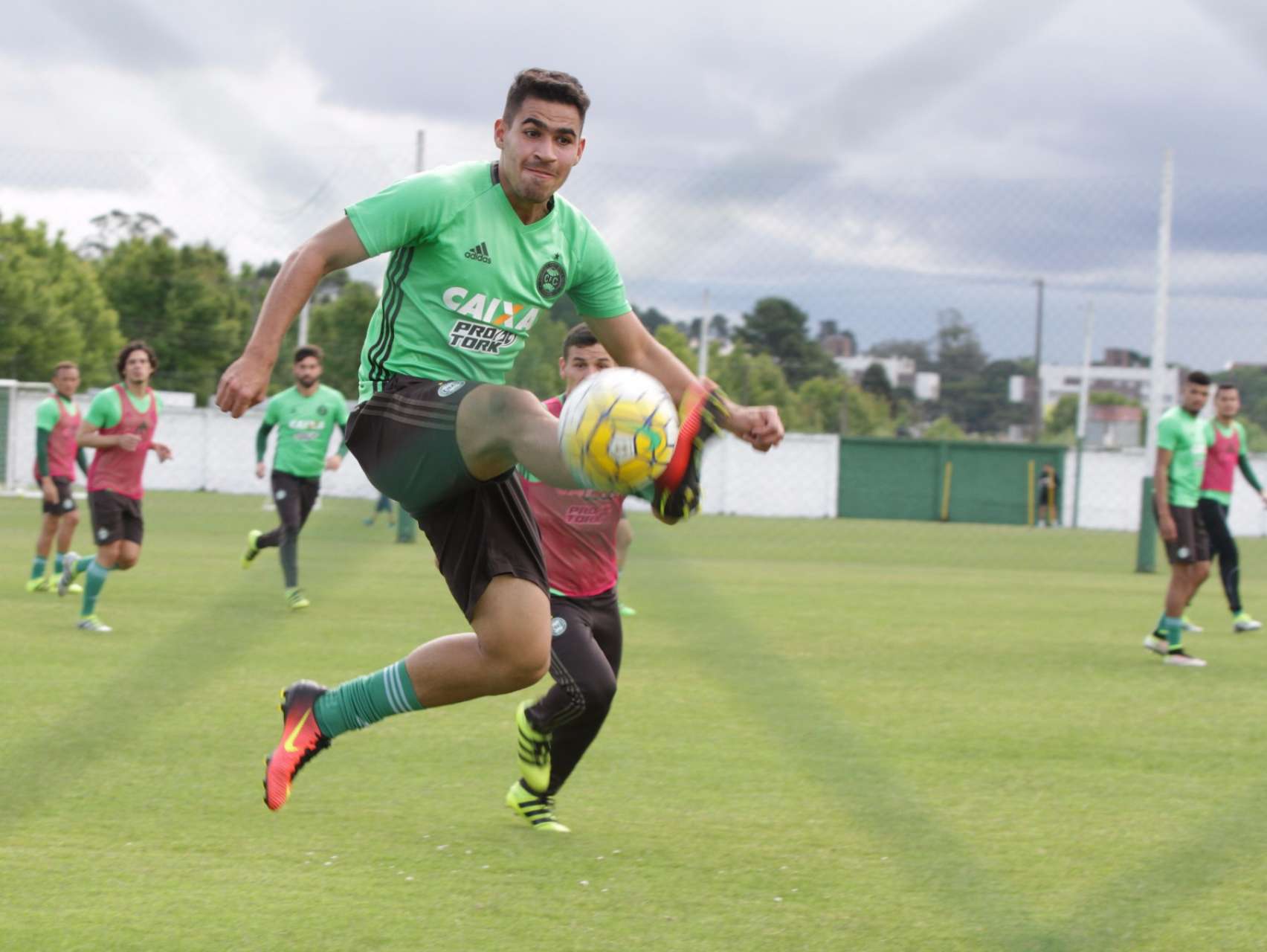Treino da v�spera em fotos