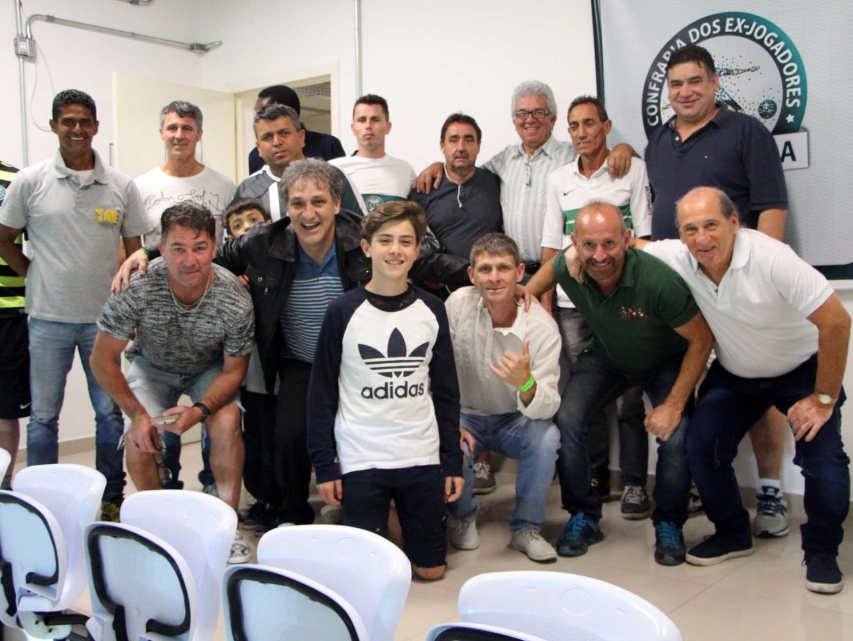 Jogo ao lado de �dolos 