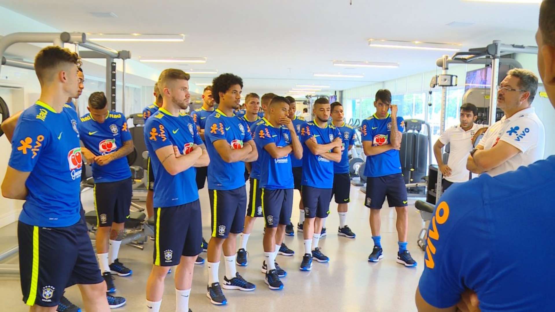 Dod� inicia treinos com a sele��o