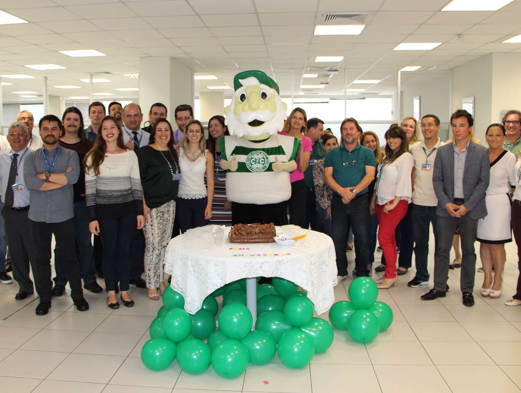 Coritiba comemora anivers�rio da Caixa