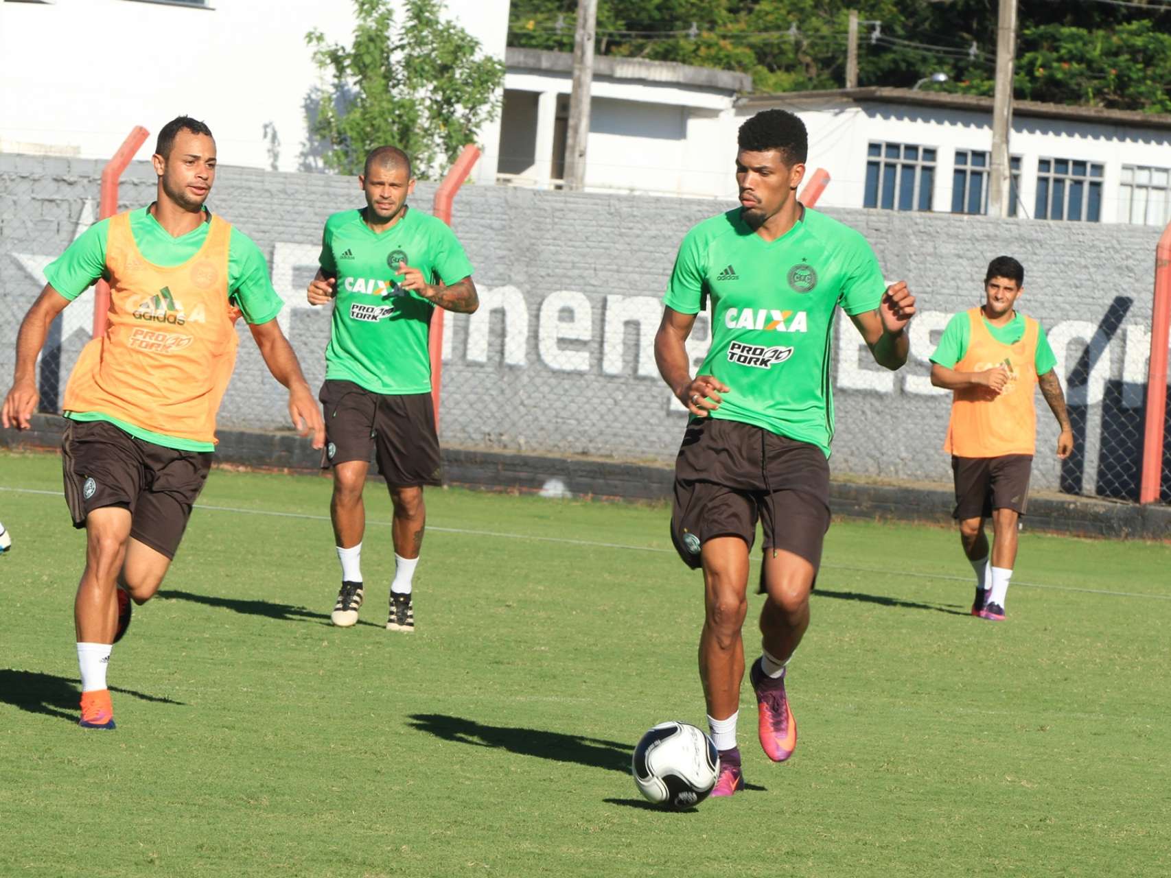 Dia de trabalho e novidades em Foz