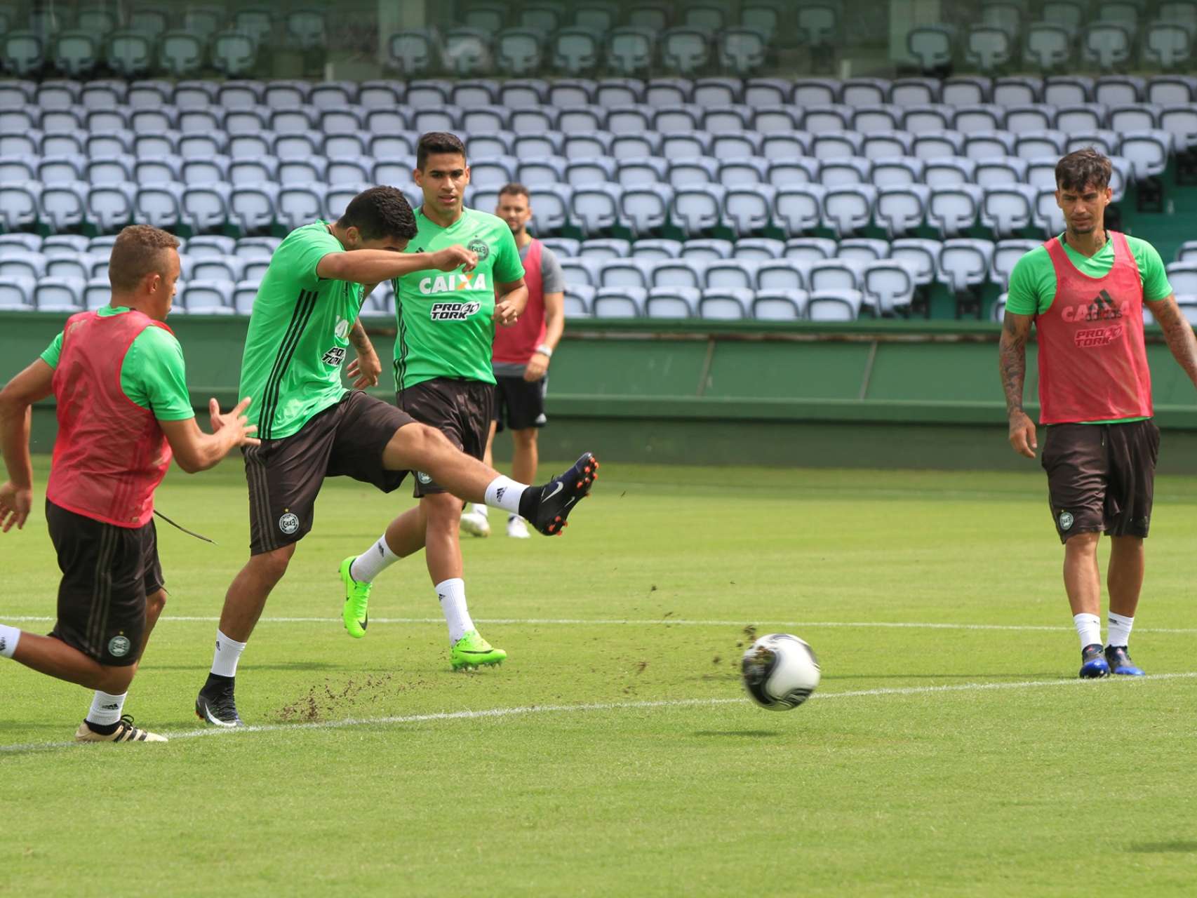 Coxa encerra prepara��o visando o Para-Tiba