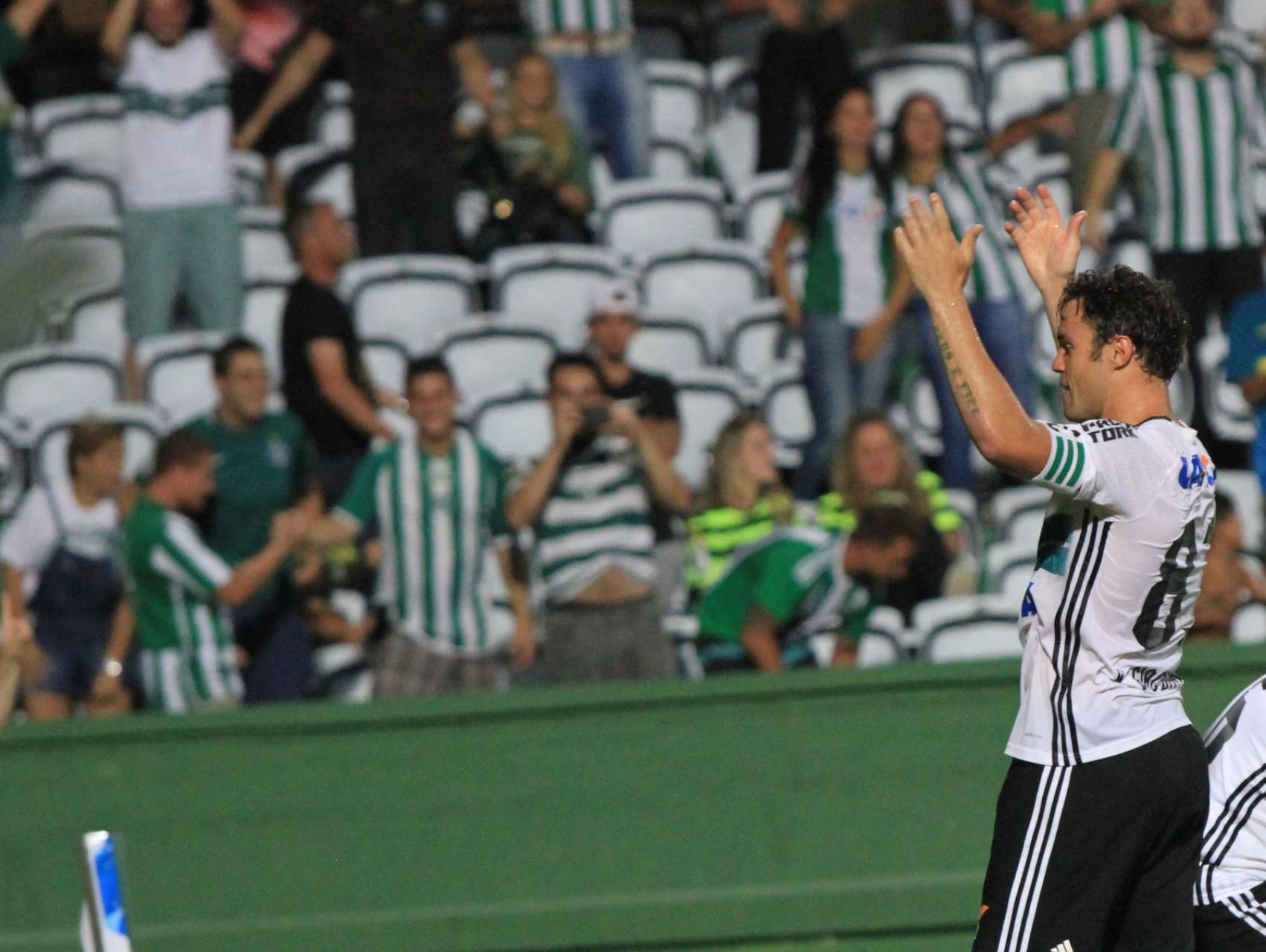 Escolha o gol mais bonito