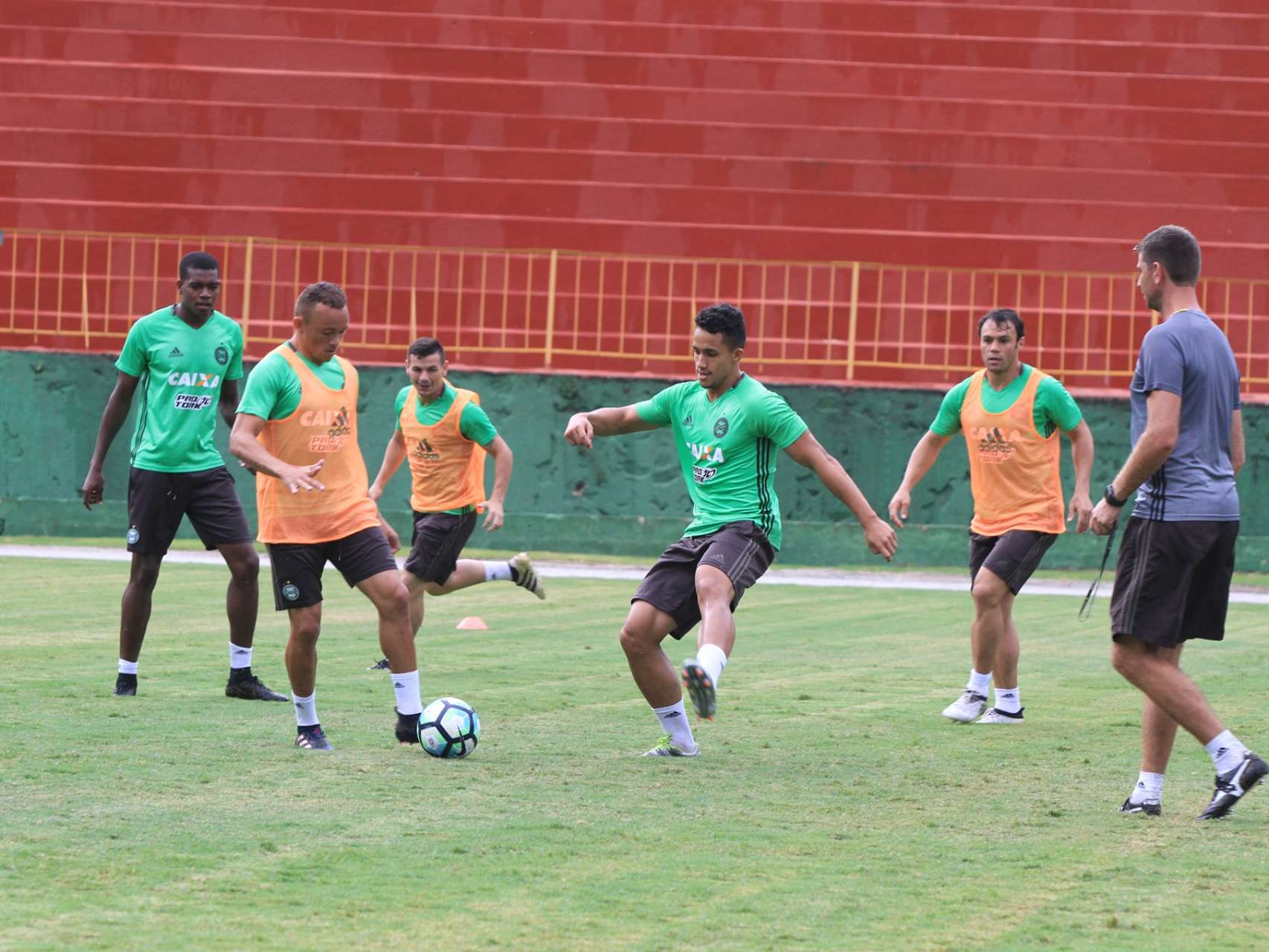 Coxa treina em Vit�ria da Conquista