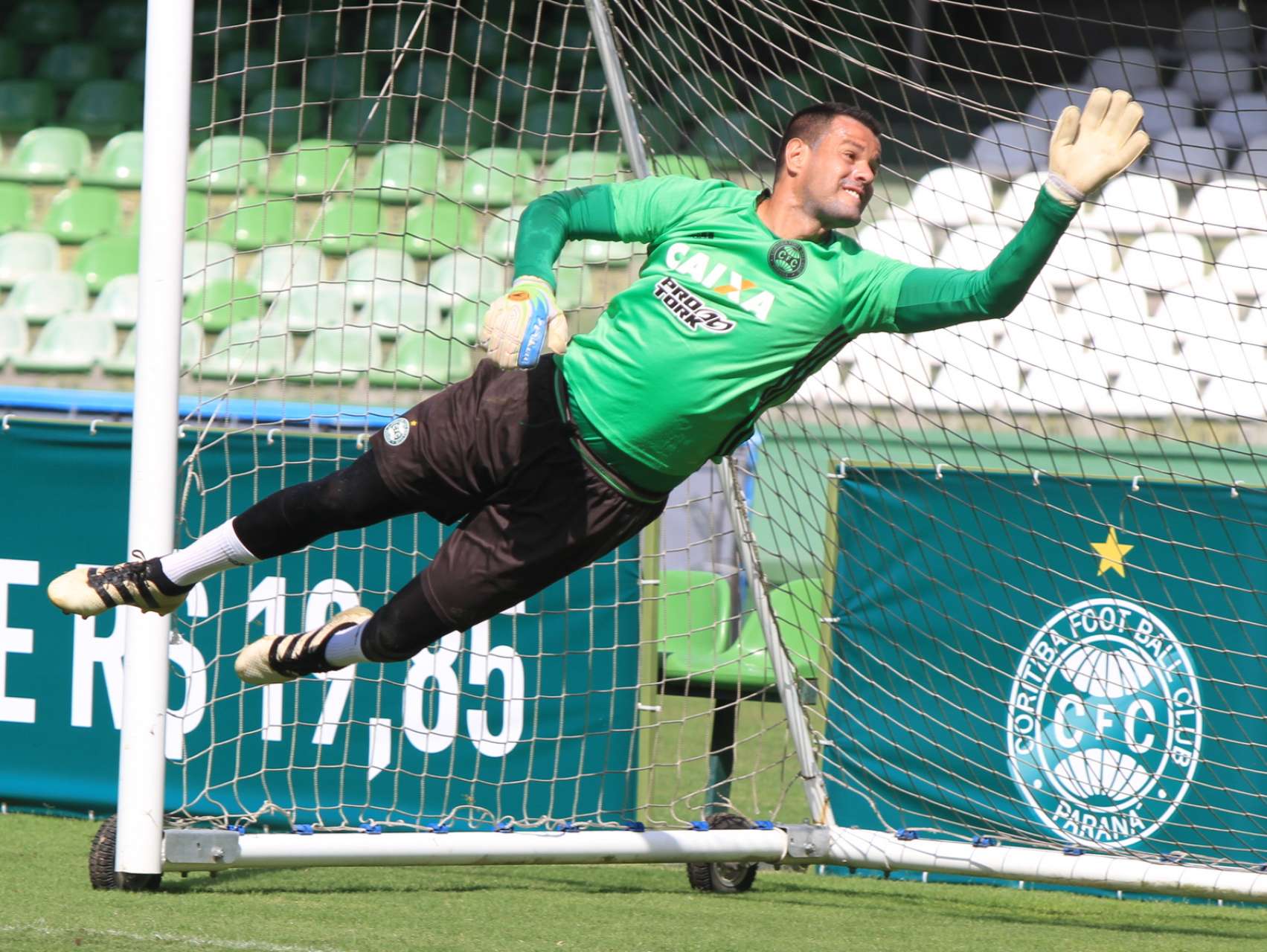No Couto, Coxa se prepara para o cl�ssico