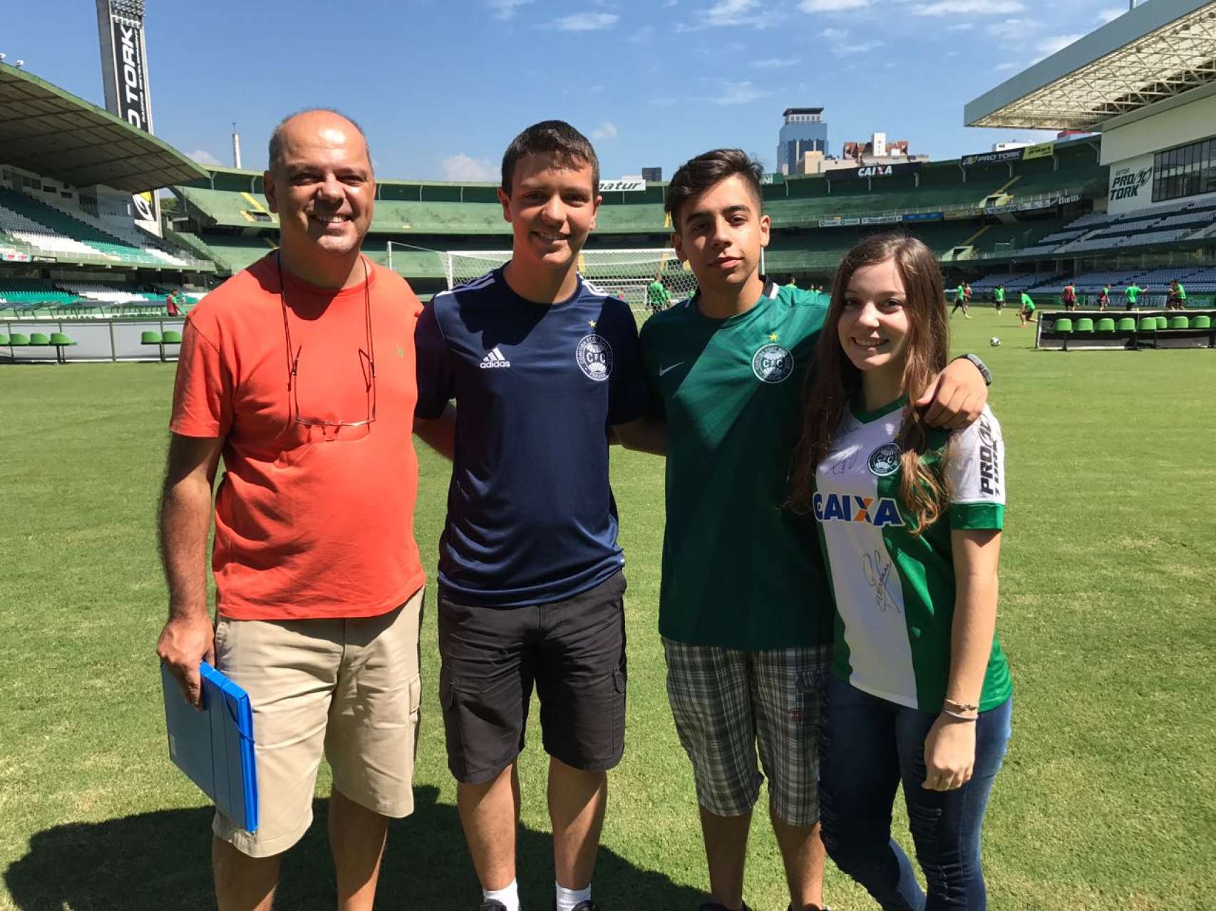 Experience: torcedores assistem ao treino do Coritiba