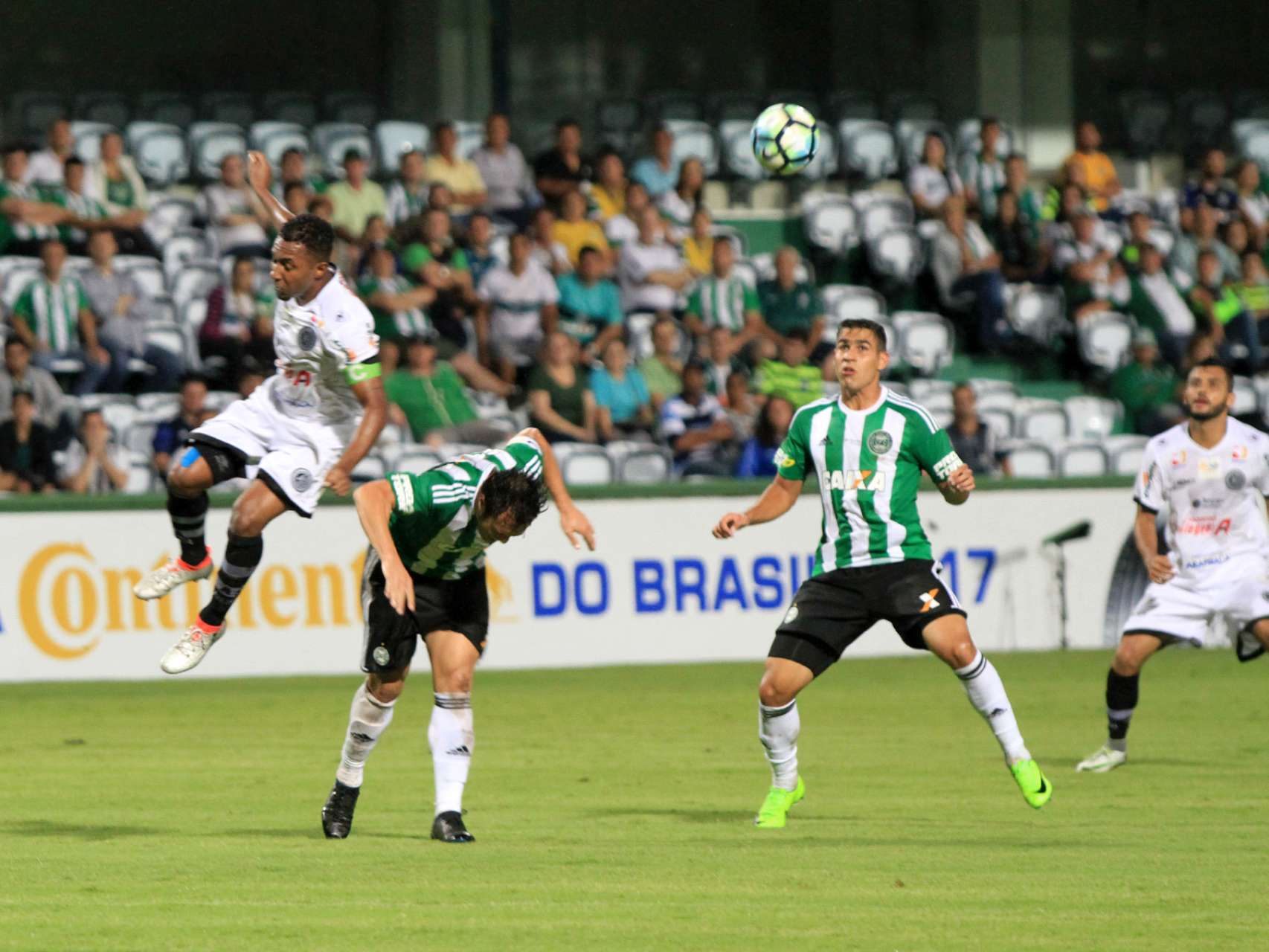 D� notas aos atletas