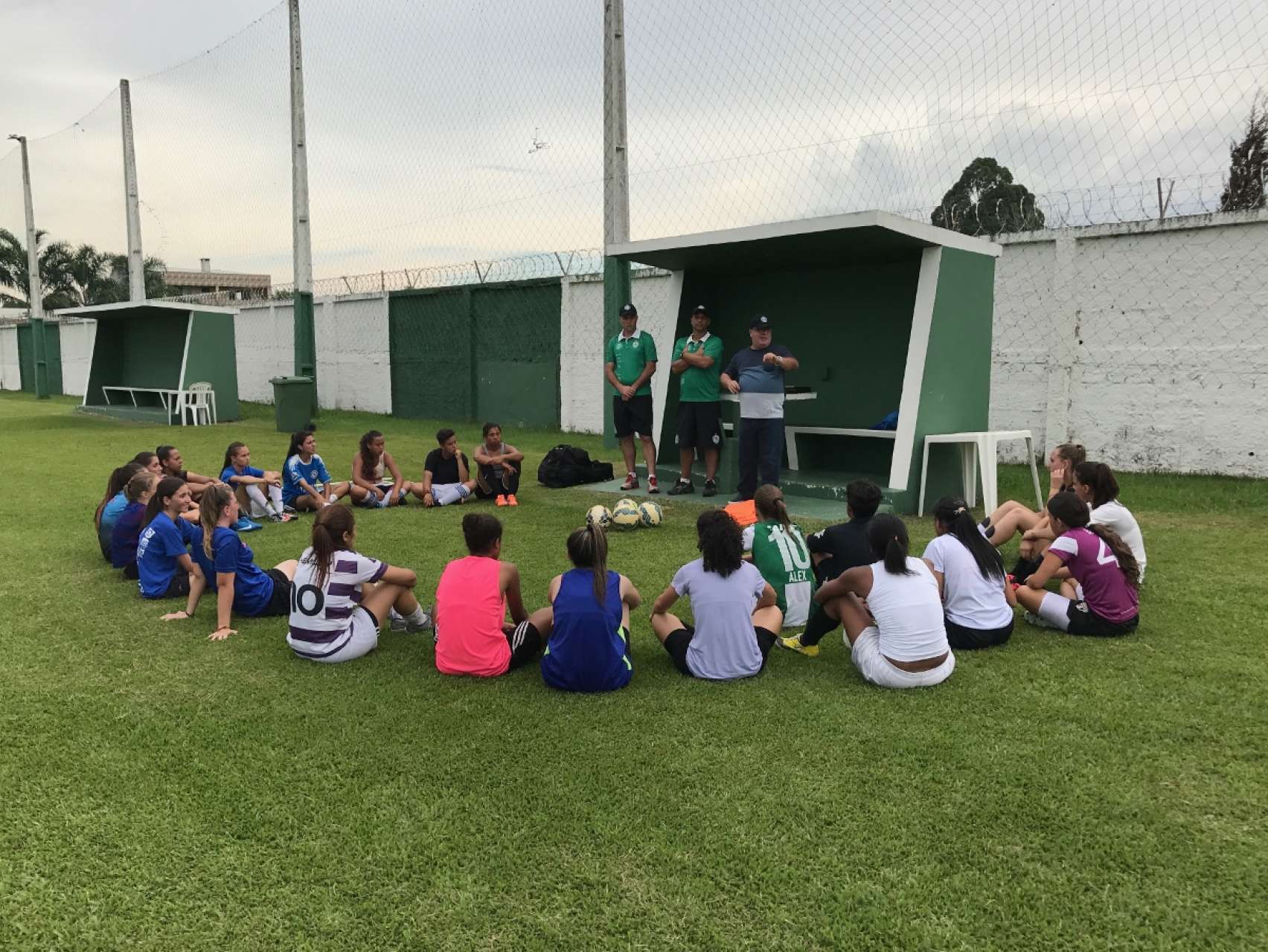 Foz Cataratas Coritiba seleciona meninas para o time