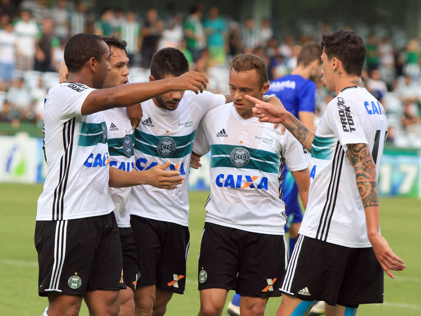 D� notas aos atletas