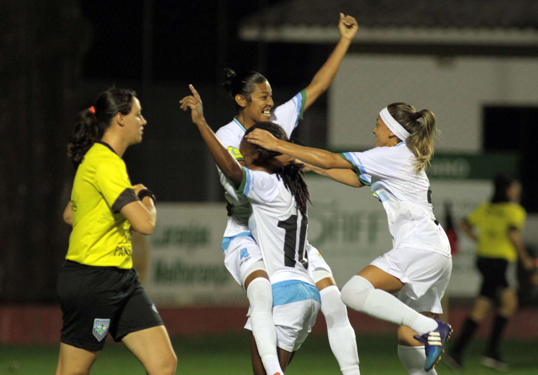 Foz Cataratas/ Coritiba vence amistoso