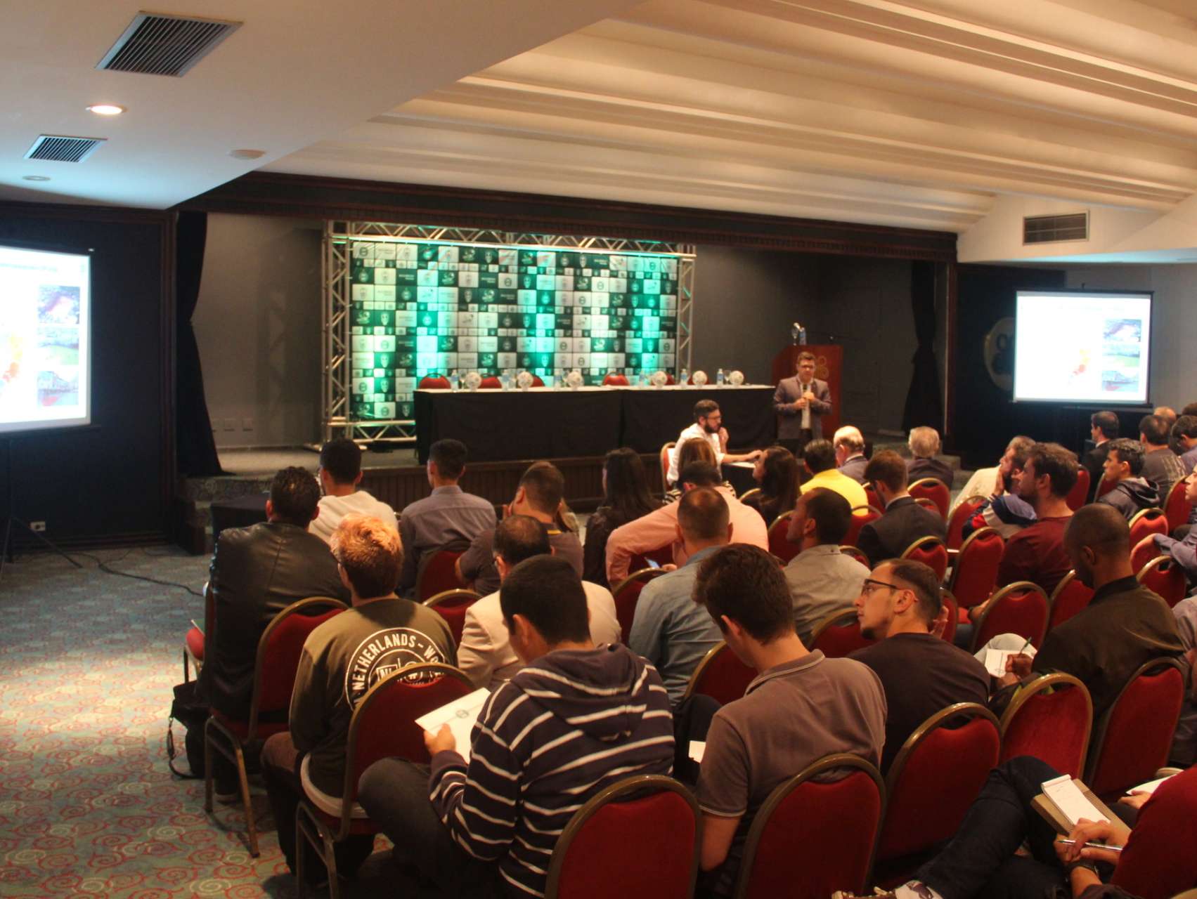 CBF Social inicia com discuss�es sobre futebol