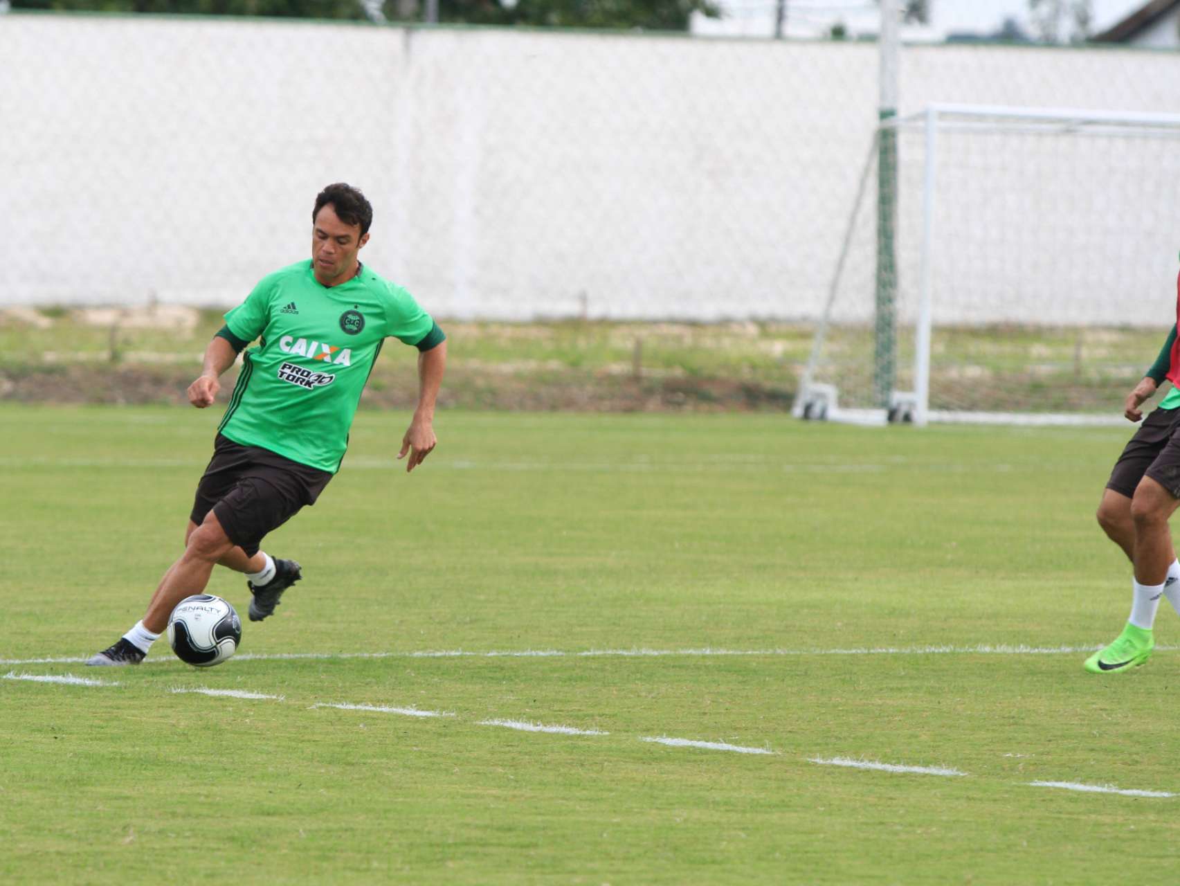 Kleber fica � disposi��o