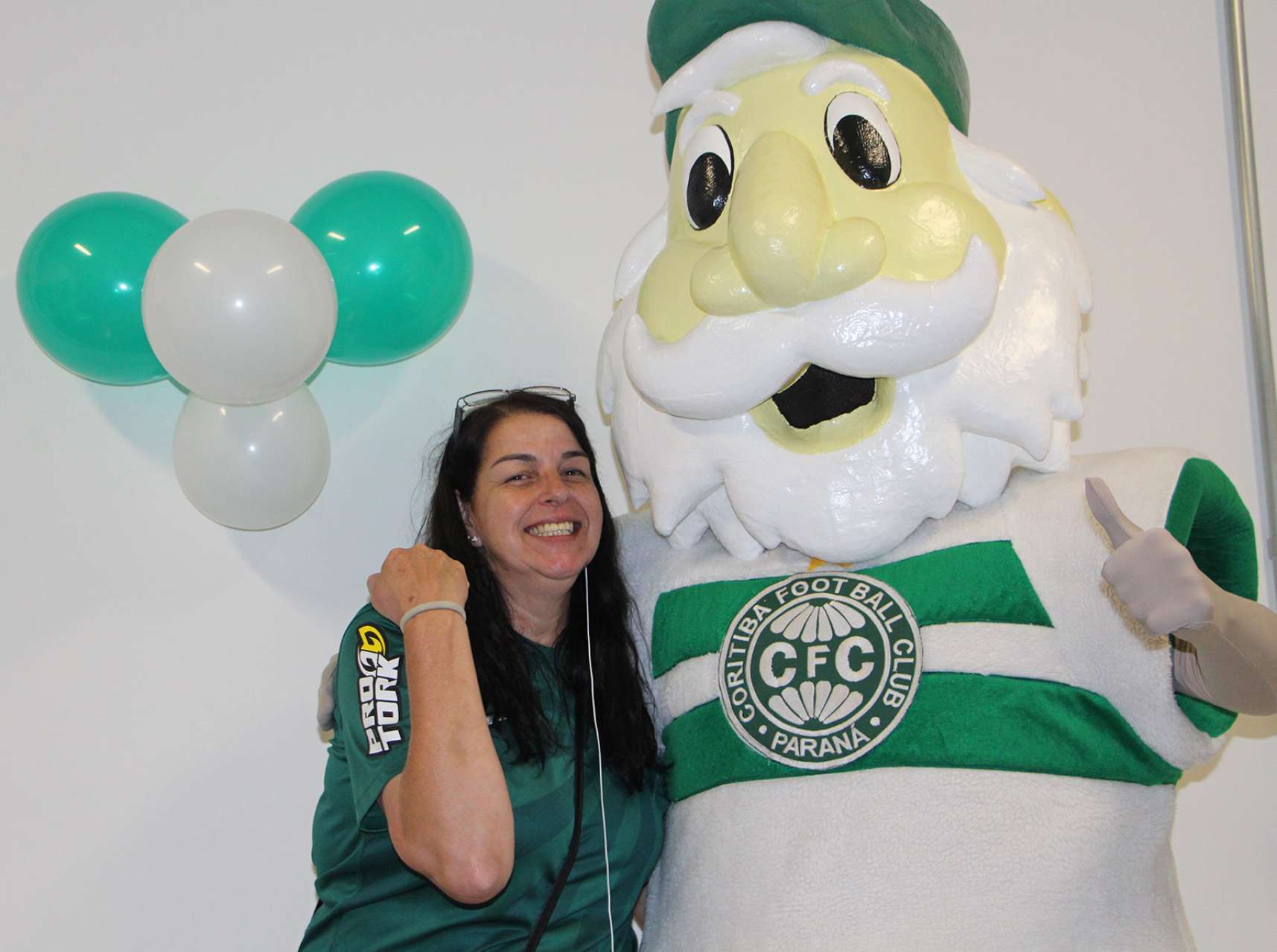 Feliz anivers�rio, s�cios!