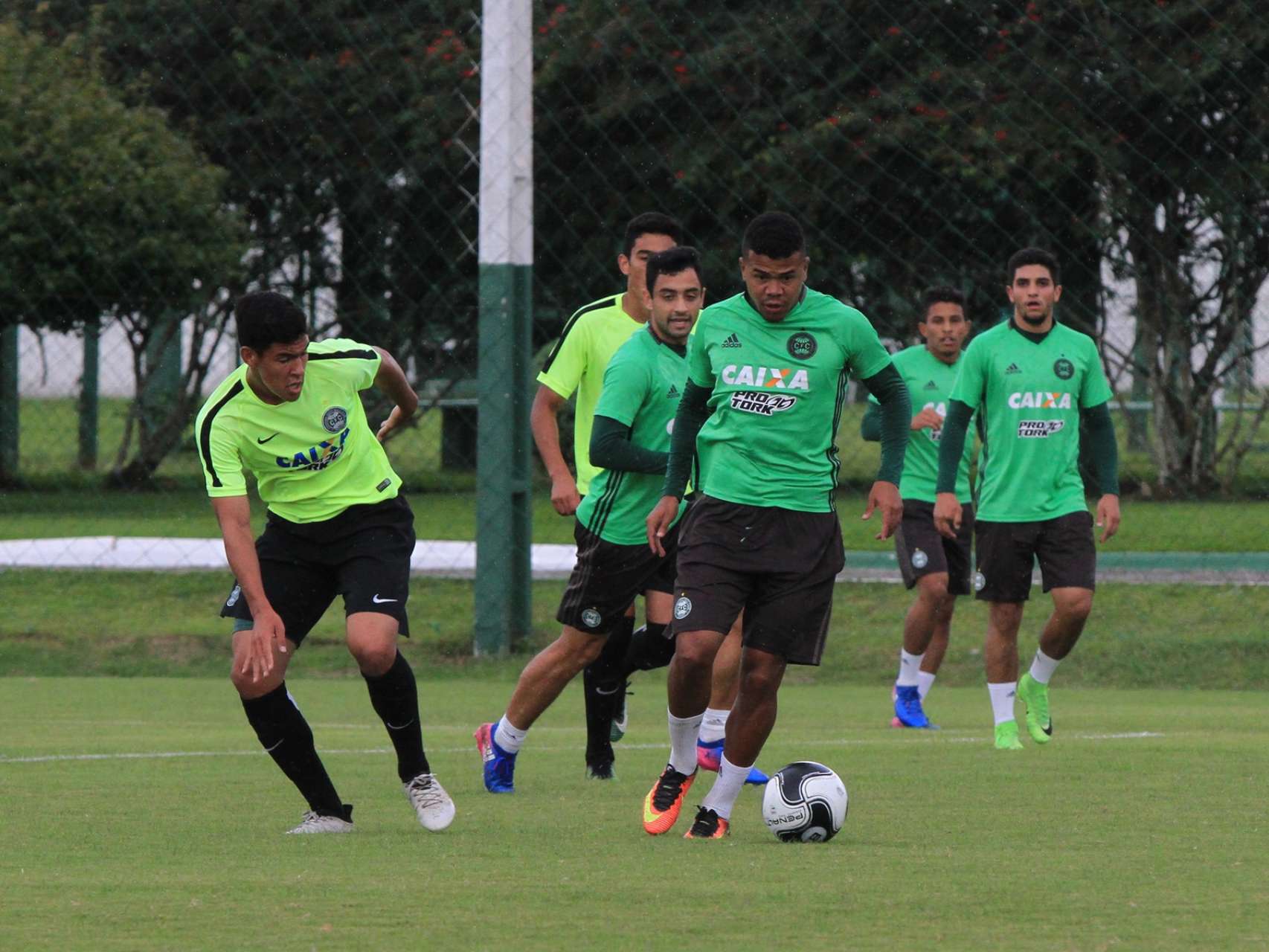 Coxa se reapresenta no CT