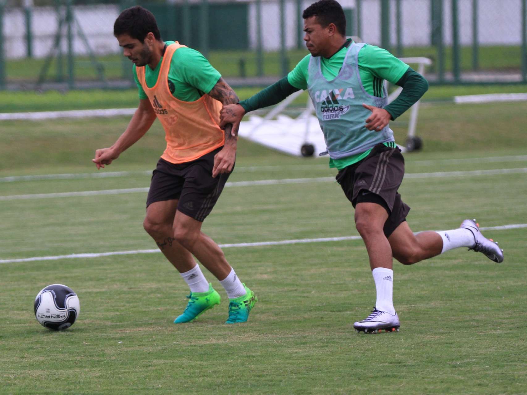 Coxa segue com treinamentos