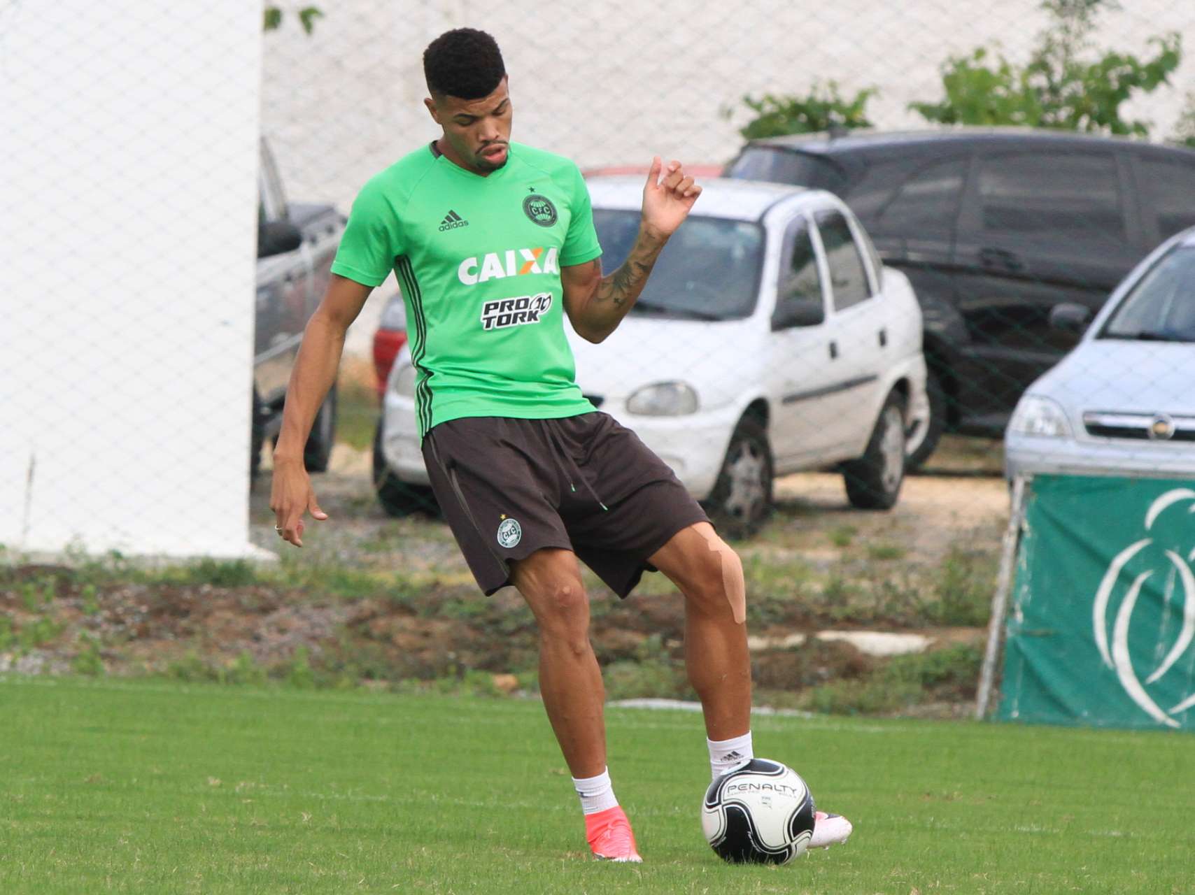 Coxa se reapresenta de olho na semi