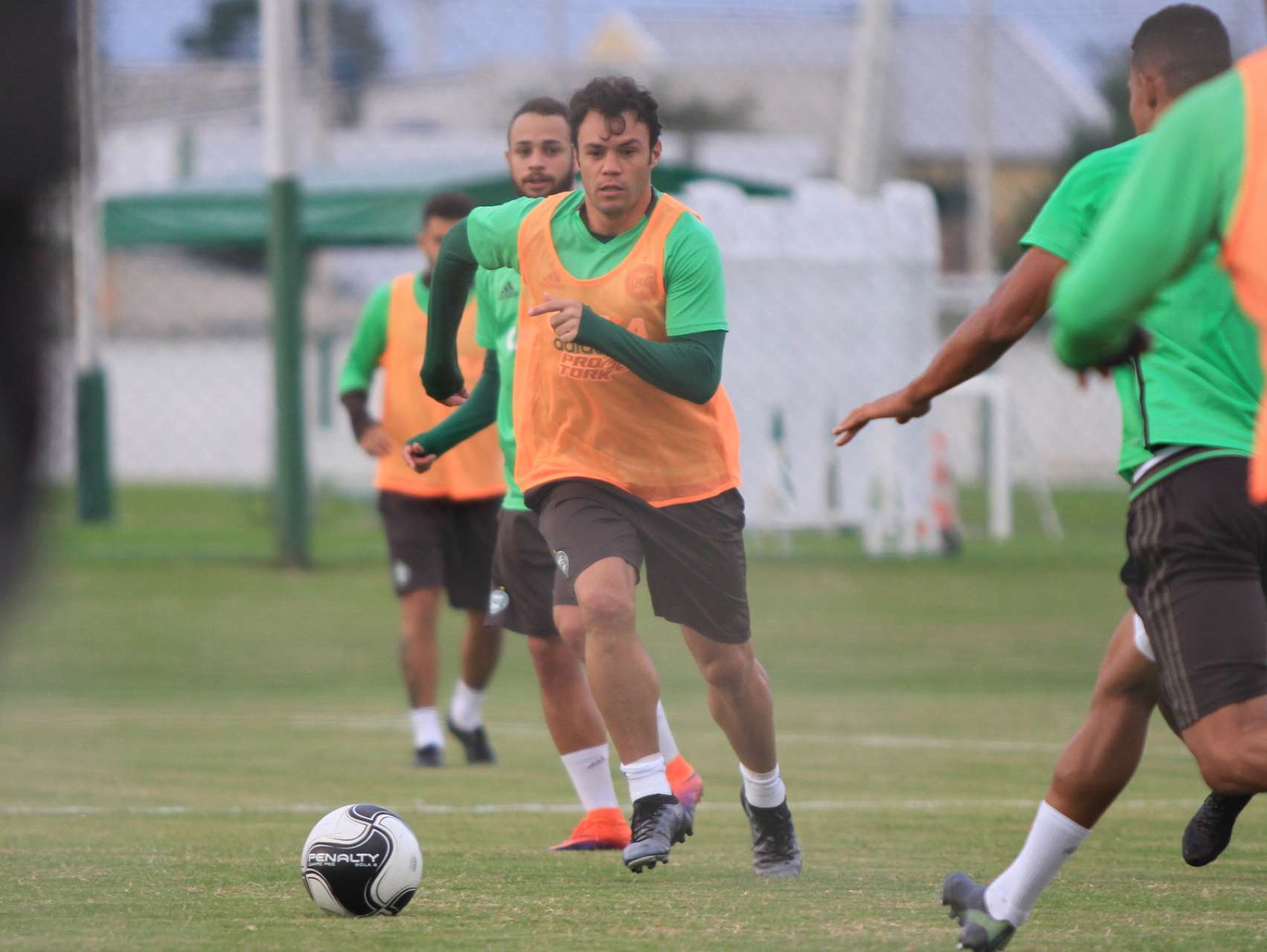 Coxa se reapresenta de olho na semi