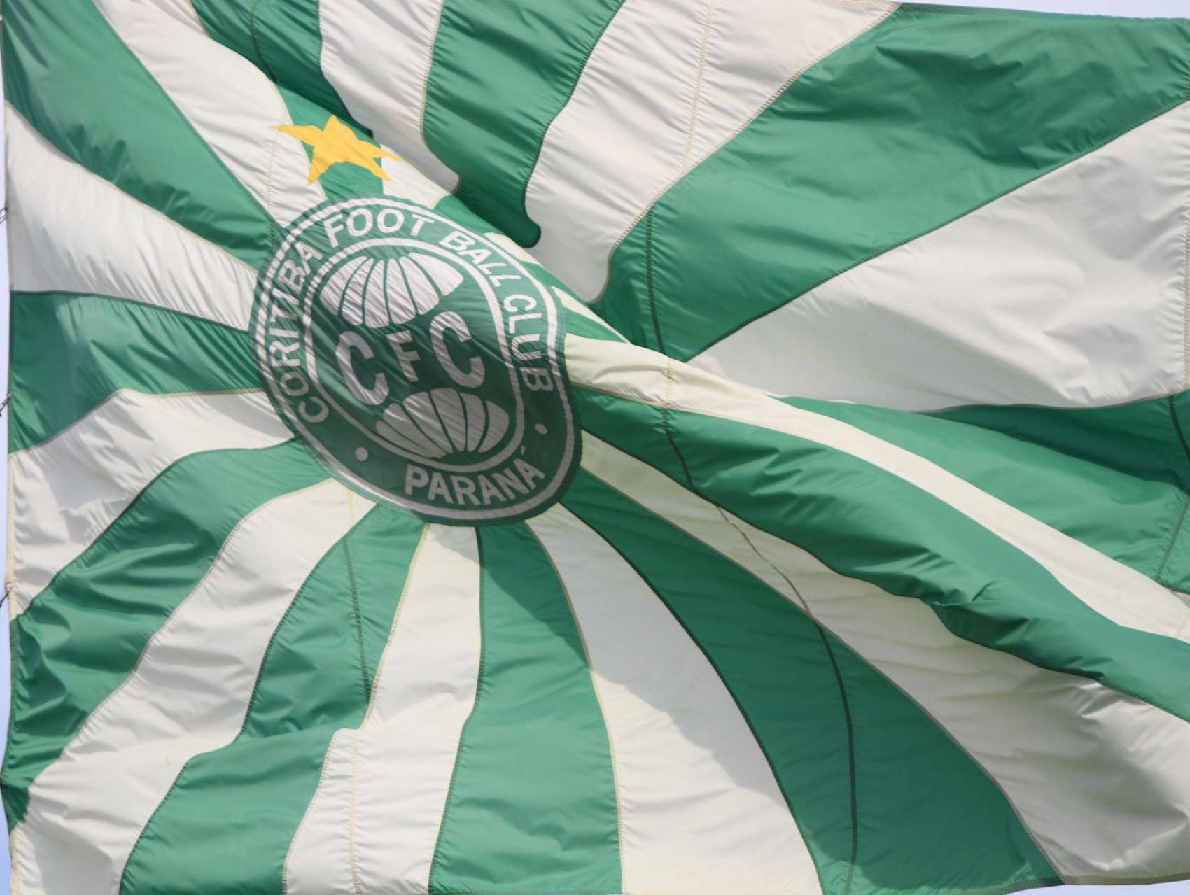 Coritiba anuncia sa�da de treinador   